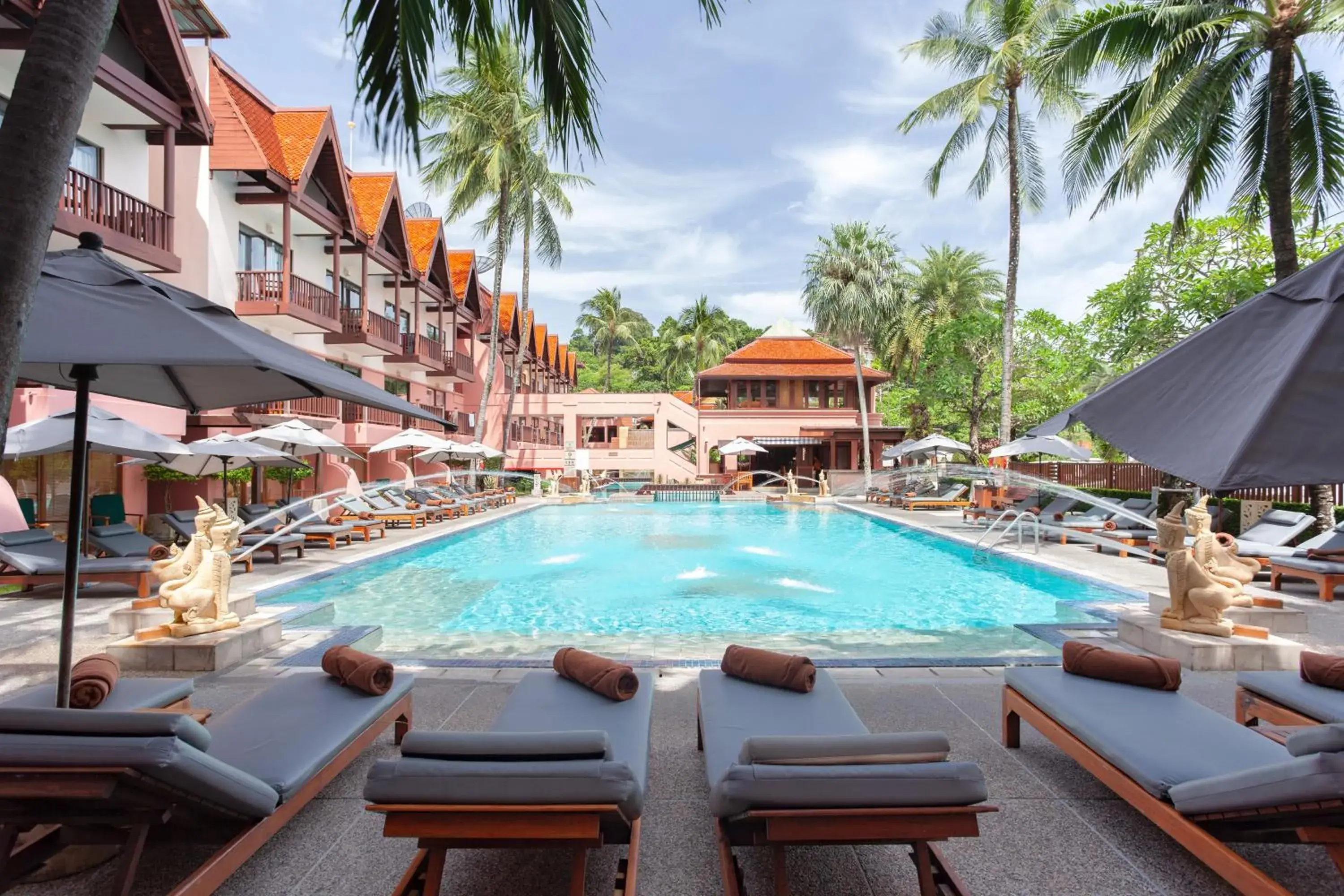 Swimming pool in Seaview Patong Hotel - SHA Plus Swimming pool in Seaview Patong Hotel - SHA Plus