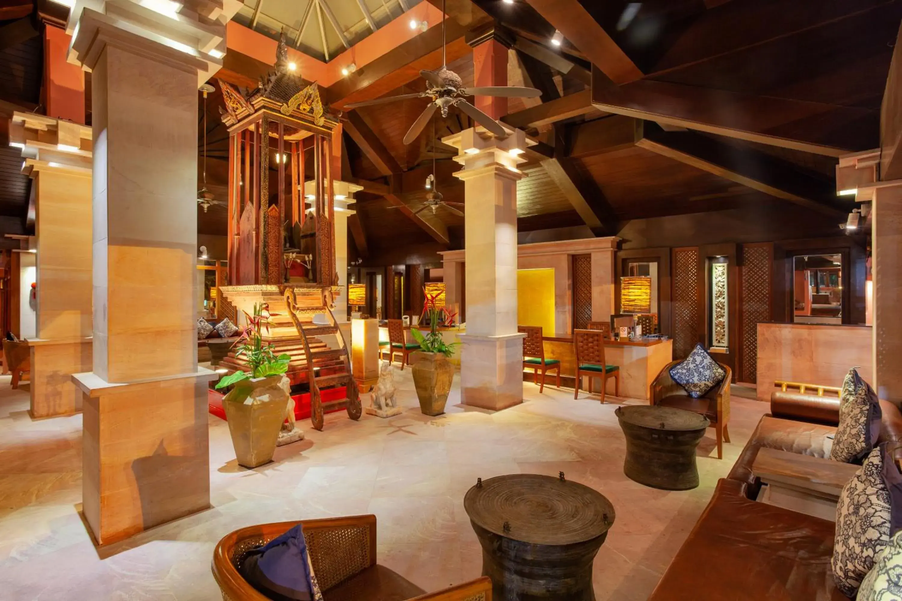 Lobby or reception in Seaview Patong Hotel - SHA Plus Lobby or reception in Seaview Patong Hotel - SHA Plus