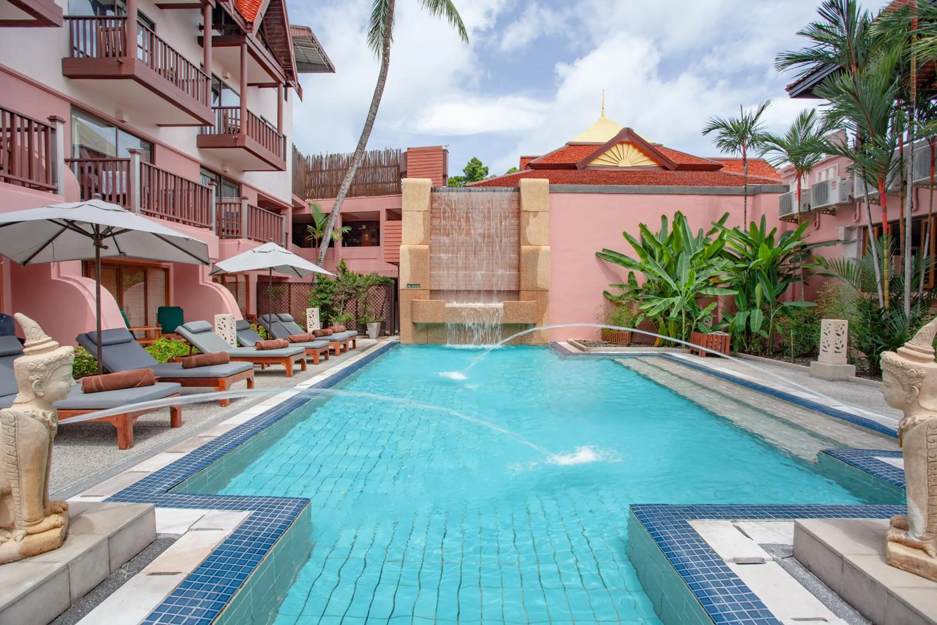 Swimming pool in Seaview Patong Hotel - SHA Plus