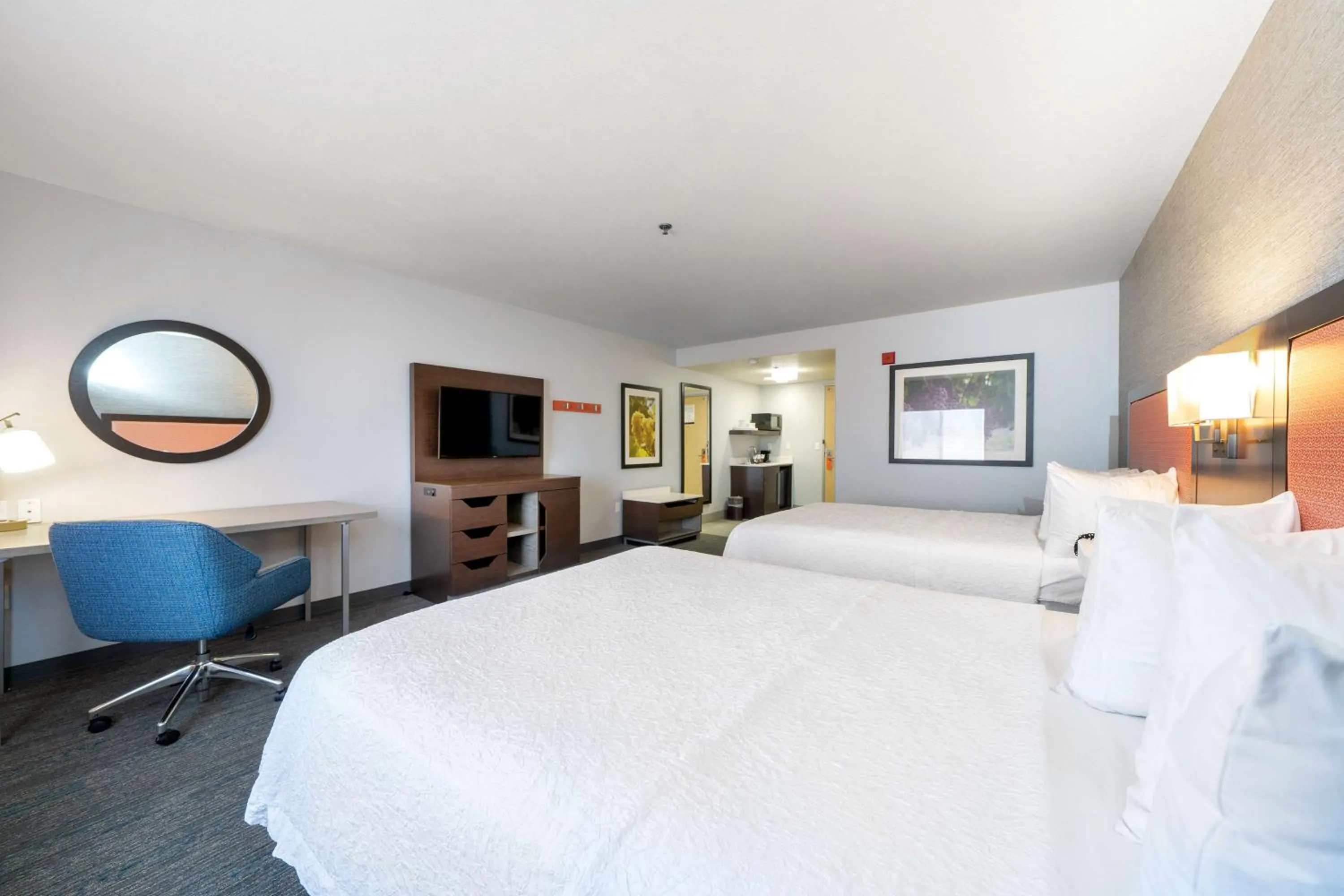 Bedroom, Bed in Hampton Inn & Suites Modesto - Salida