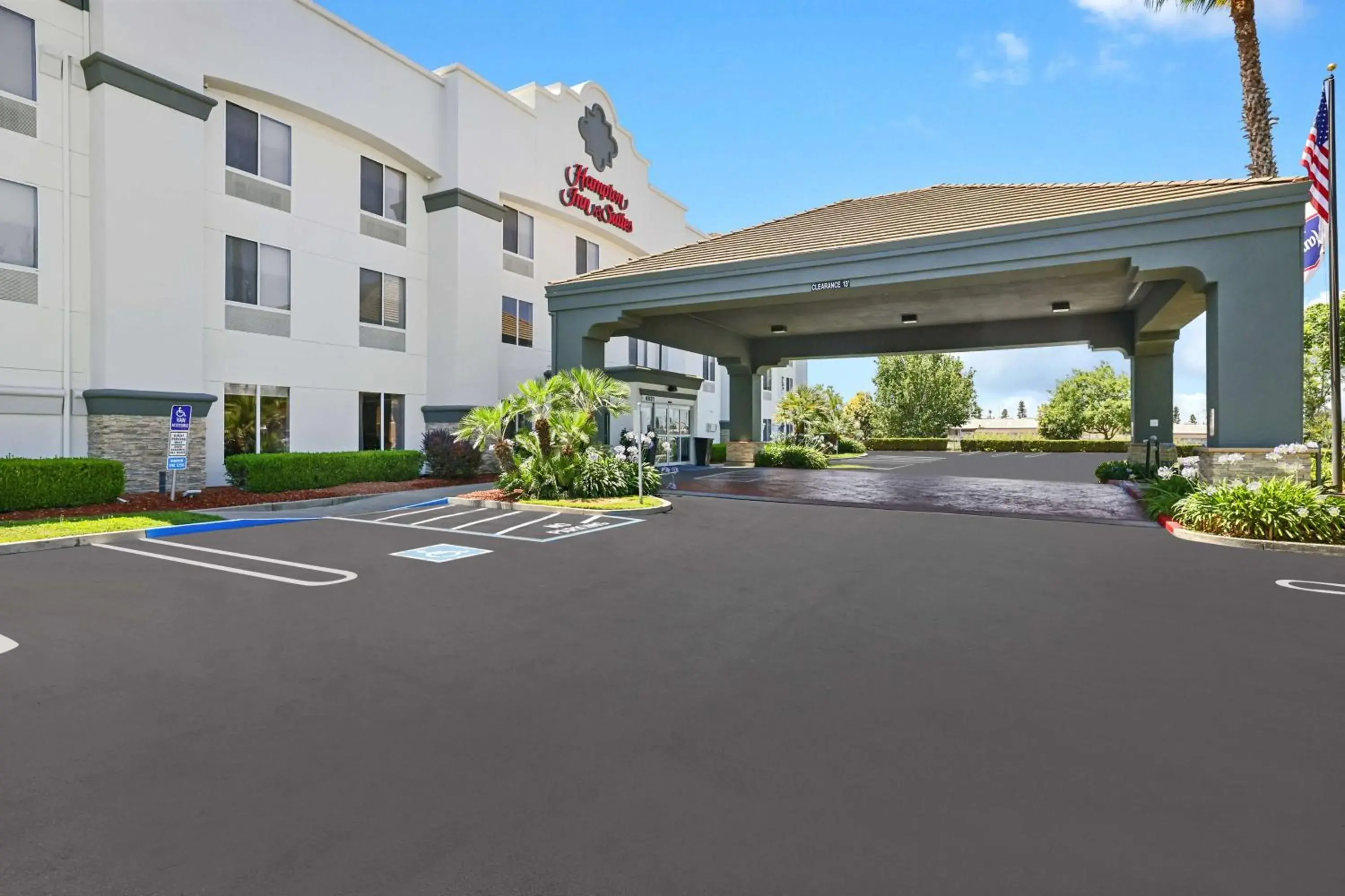 Property building in Hampton Inn & Suites Modesto - Salida Property building in Hampton Inn & Suites Modesto - Salida