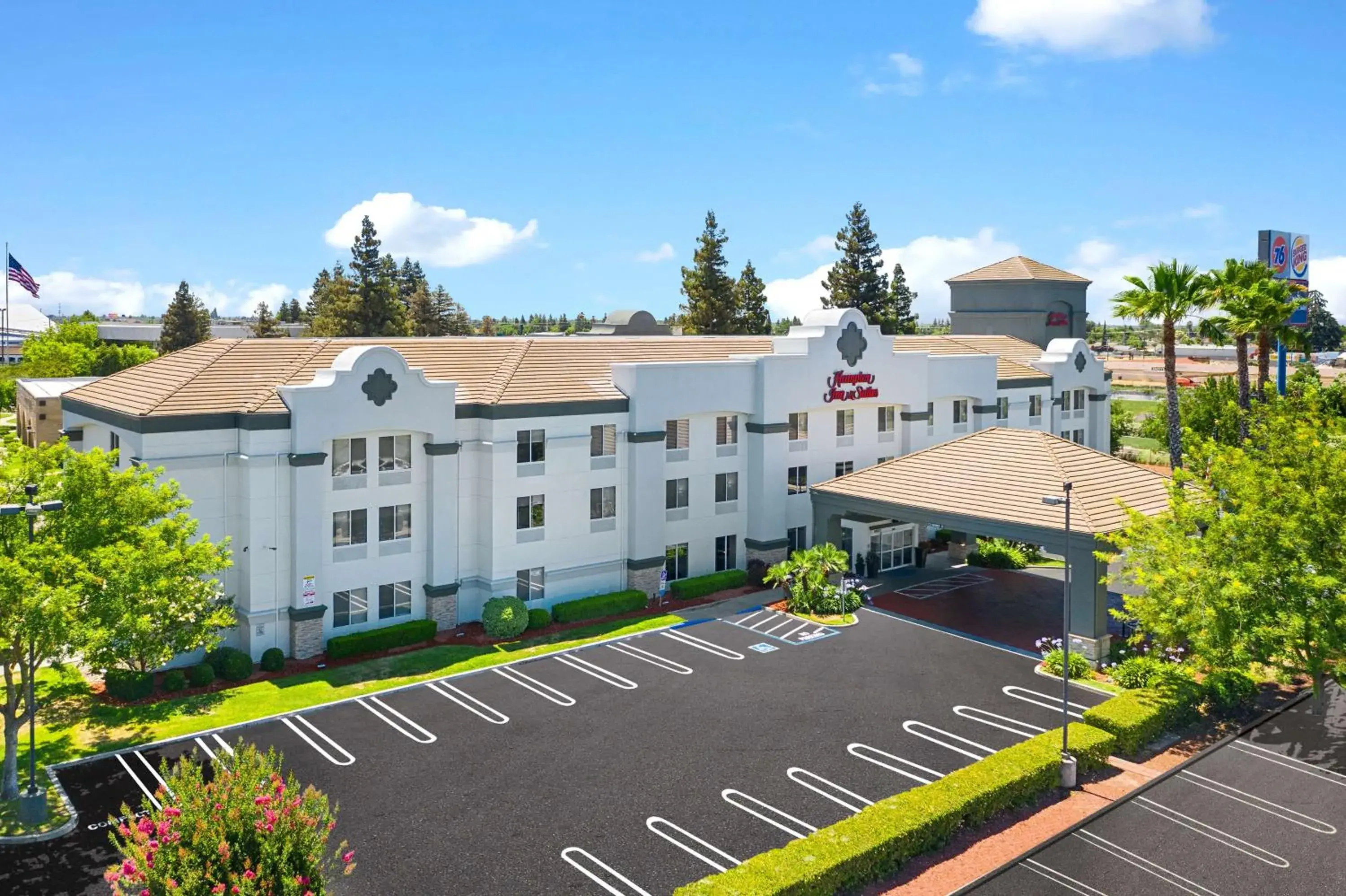 Property building in Hampton Inn & Suites Modesto - Salida Property building in Hampton Inn & Suites Modesto - Salida