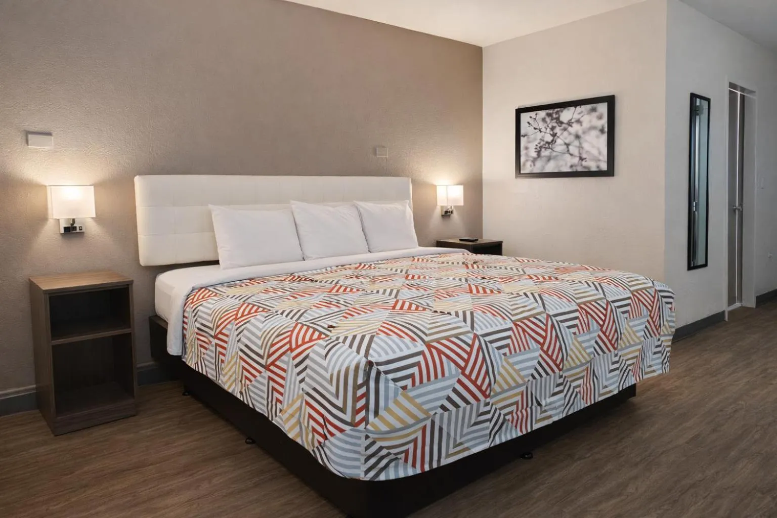 Bed in Motel 6 Lake City, FL – Medical Center