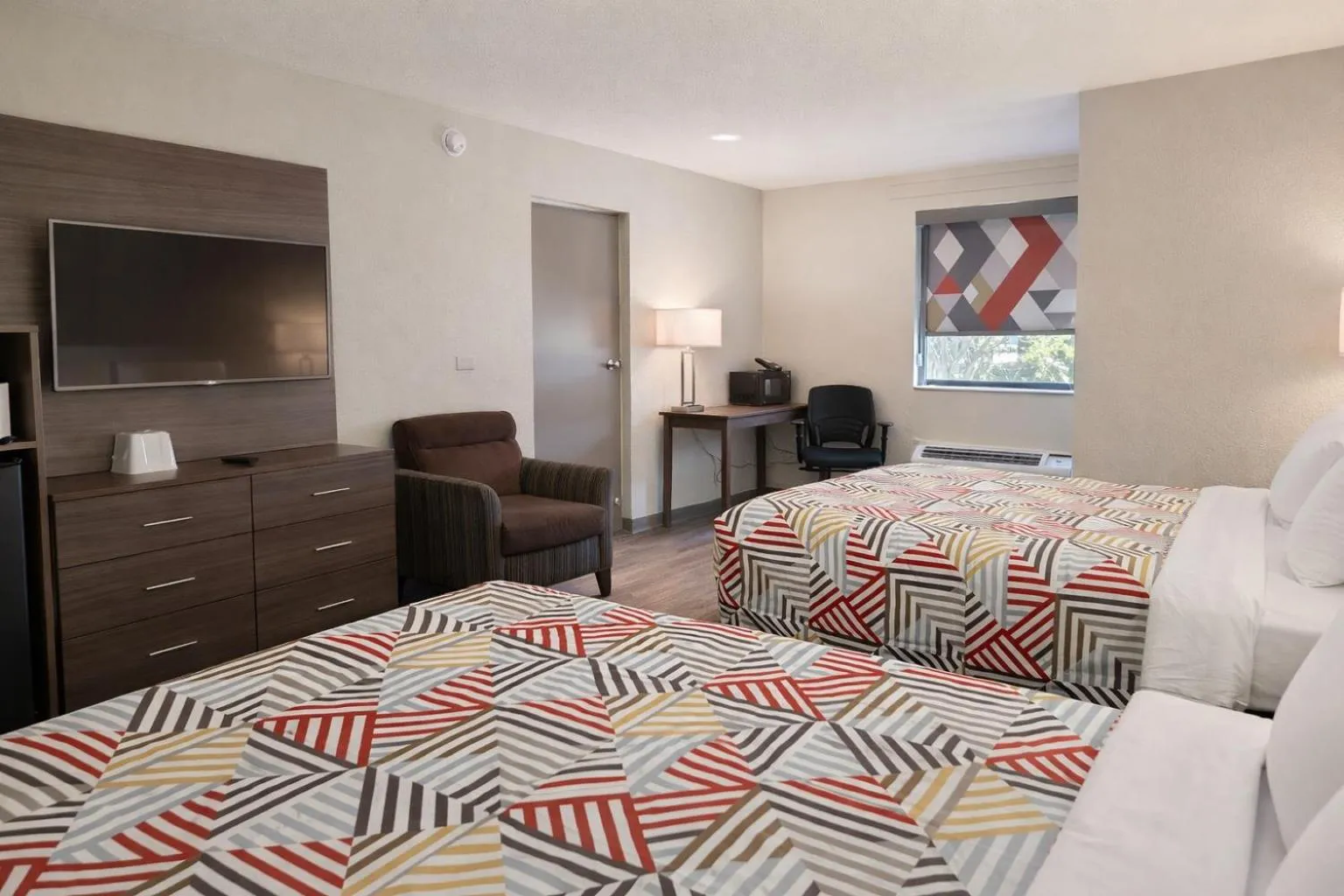 Bed in Motel 6 Lake City, FL – Medical Center