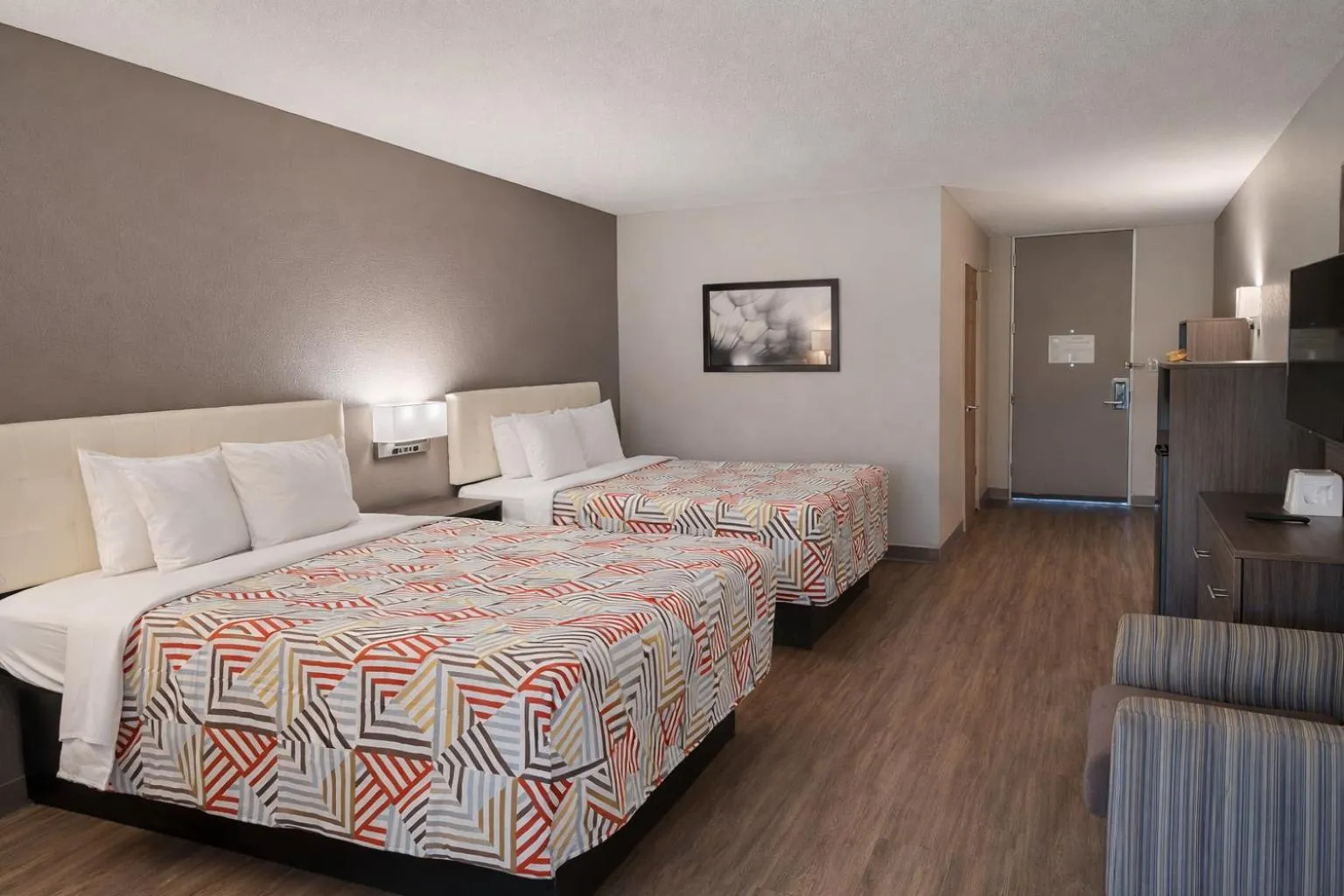 Bed in Motel 6 Lake City, FL – Medical Center