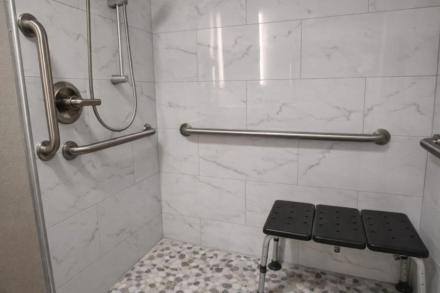 Shower in Motel 6 Lake City, FL – Medical Center