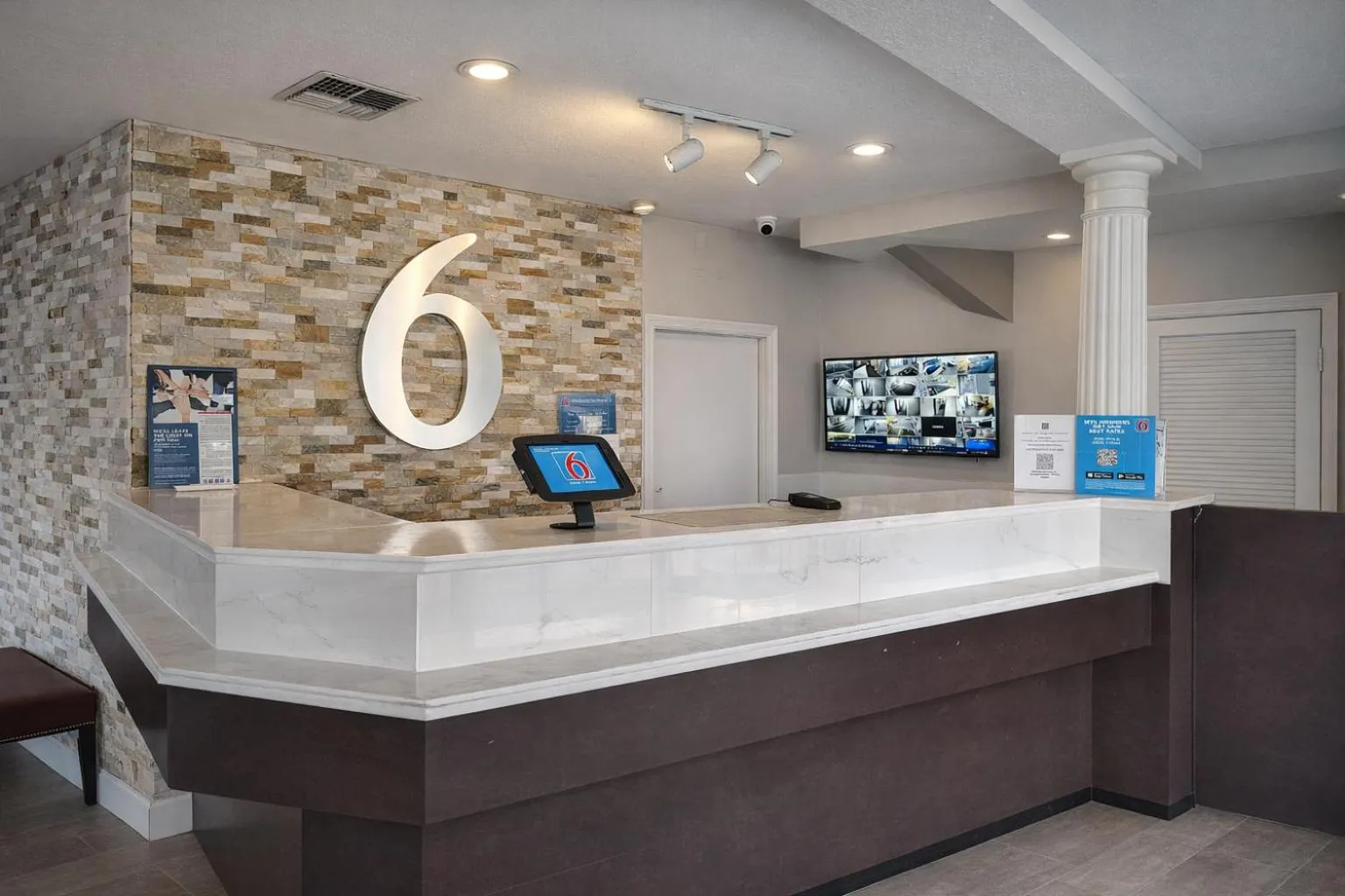 Lobby or reception in Motel 6 Lake City, FL – Medical Center