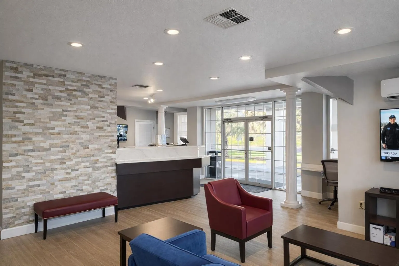 TV and multimedia in Motel 6 Lake City, FL – Medical Center