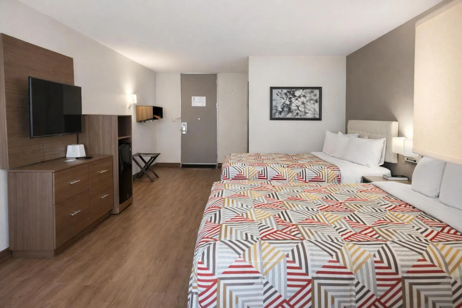 Bed in Motel 6 Lake City, FL – Medical Center