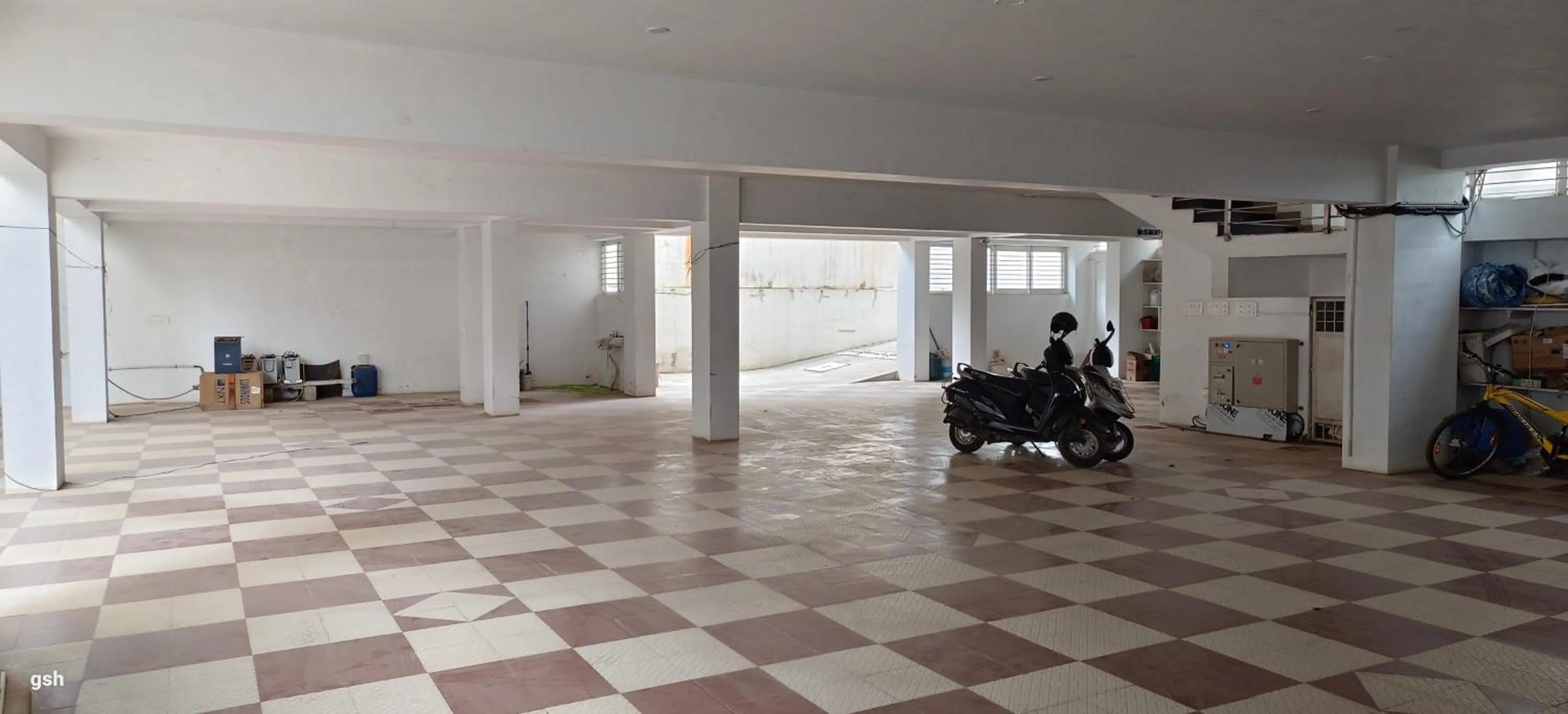 Parking in Sugamya Corner Guesthouse