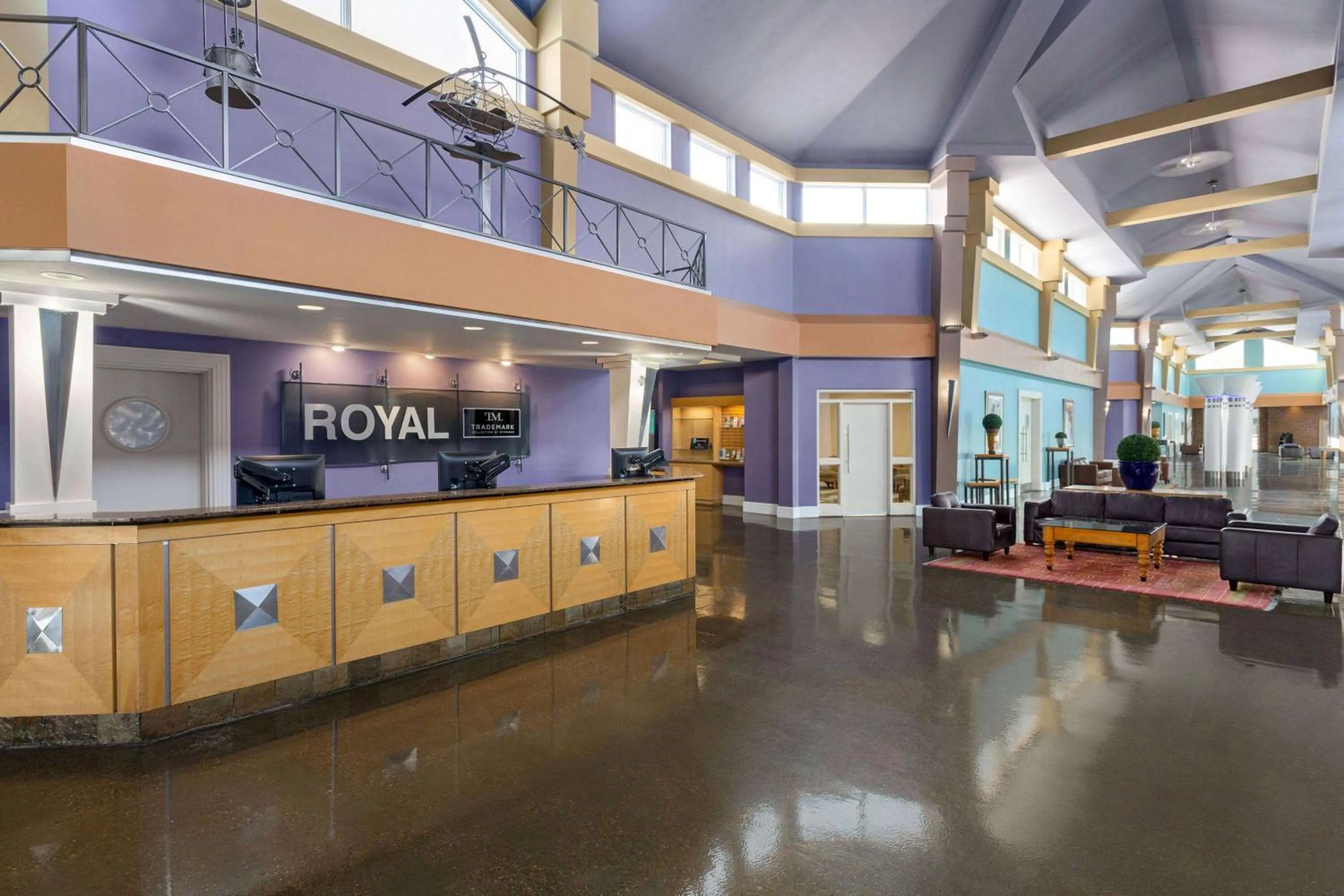 Lobby or reception in Royal Hotel Edmonton Airport Trademark Collection By Wyndham