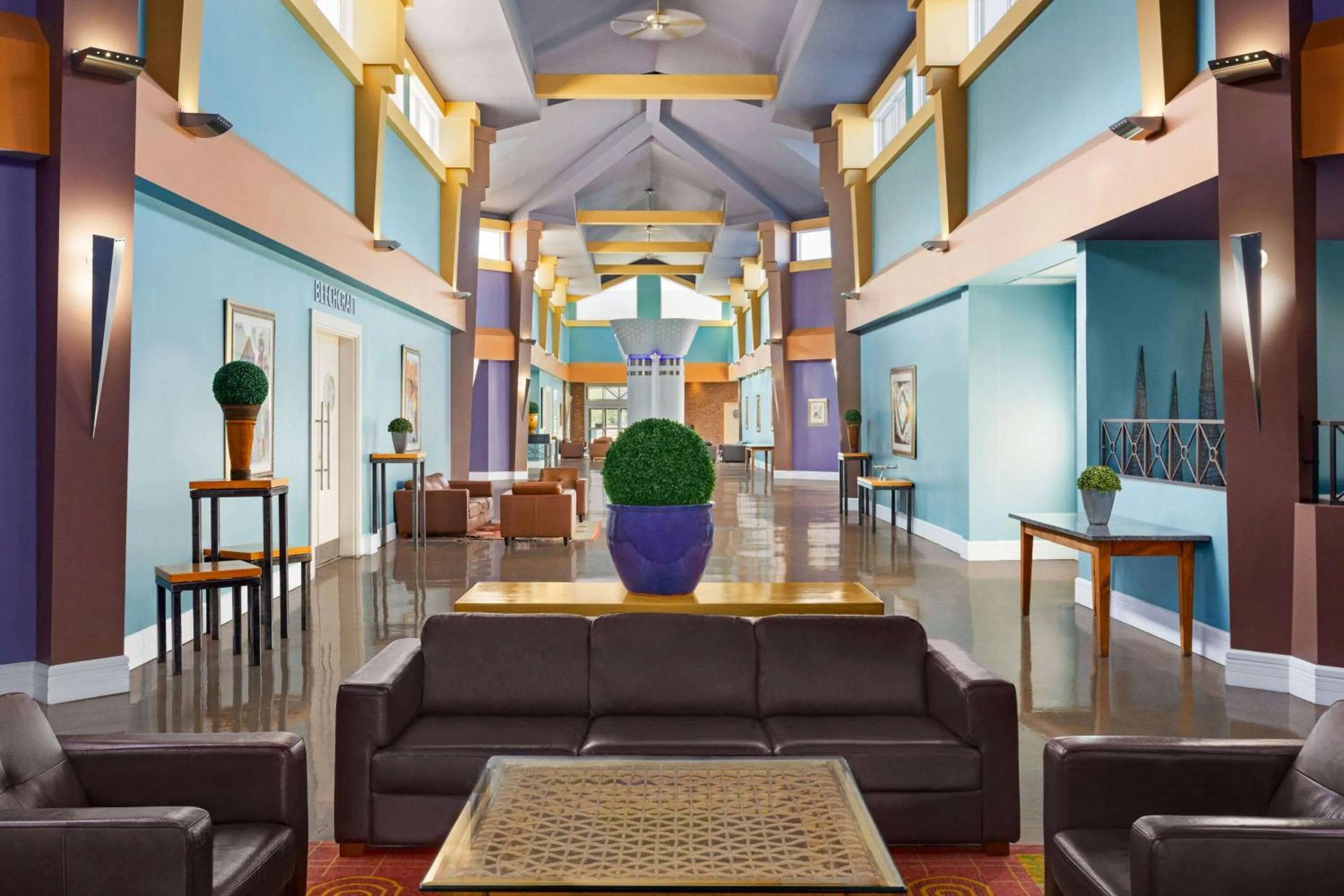 Lobby or reception in Royal Hotel Edmonton Airport Trademark Collection By Wyndham