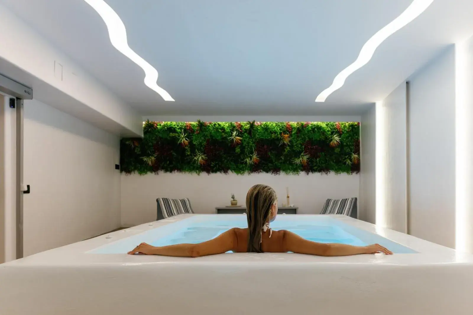 Hot Tub, Bed in Liana Beach Hotel & Spa Hot Tub, Bed in Liana Beach Hotel & Spa