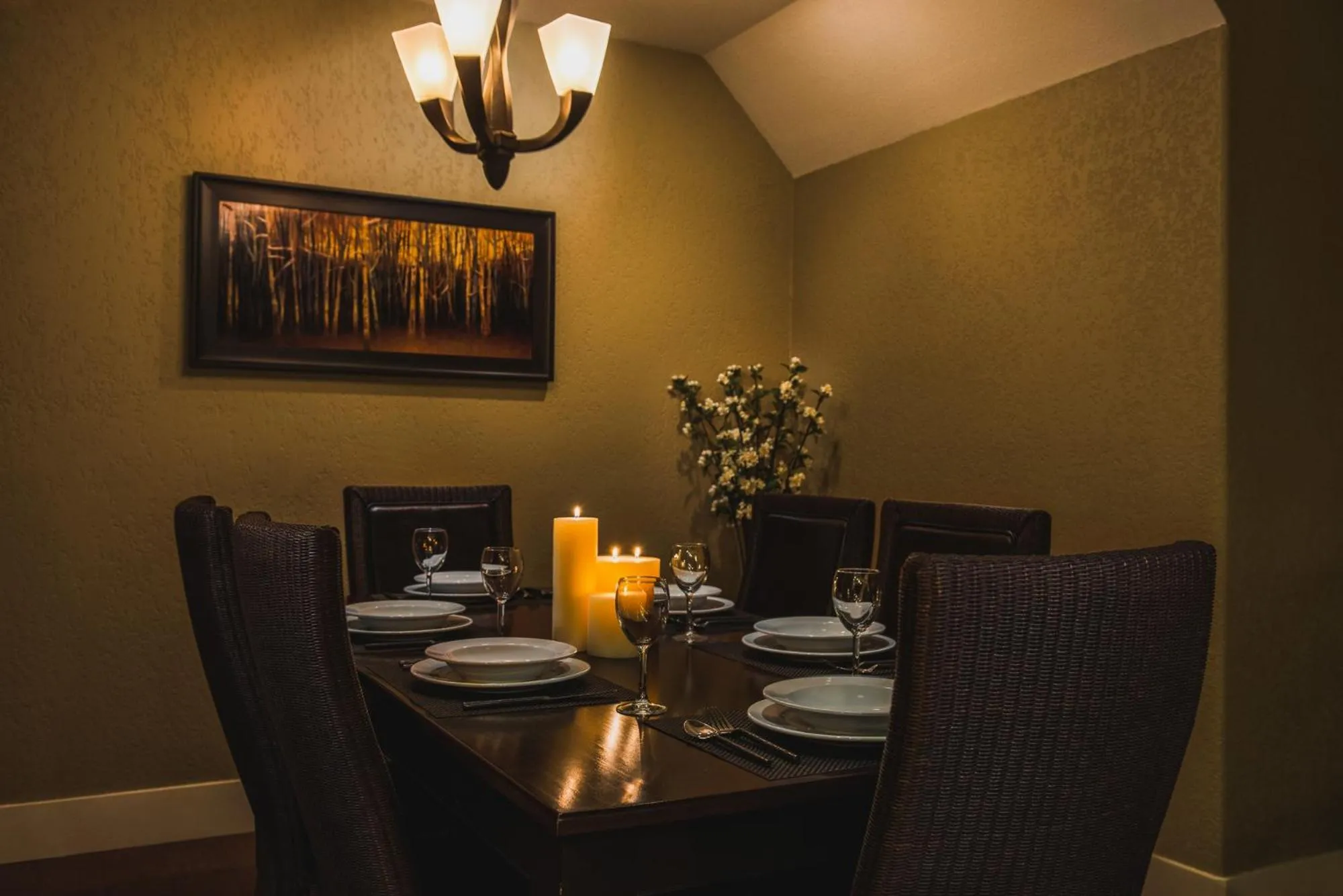 Dining area in Bellstar Suites at Solara Resort