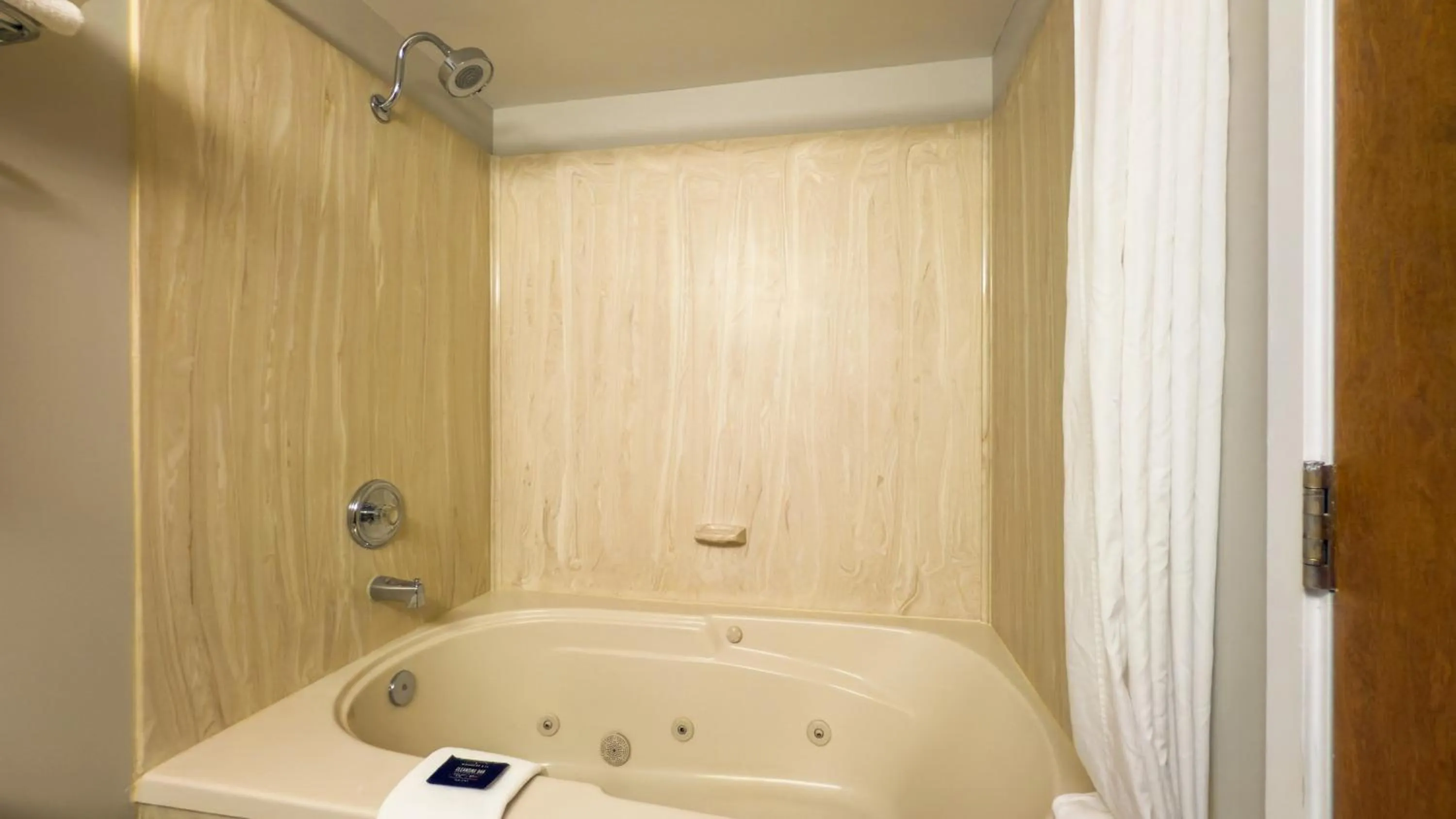 Bathroom in Canmore Inn & Suites