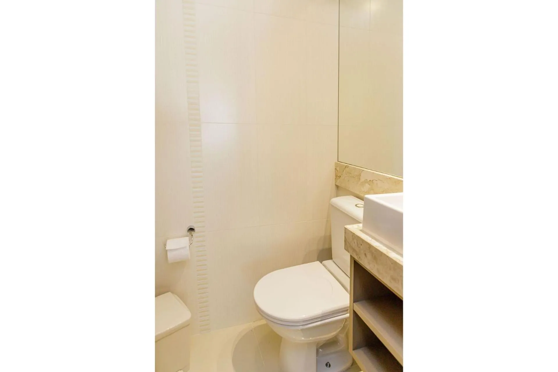 Toilet in LOCAR-IN Gramado Residencial Siena Centro