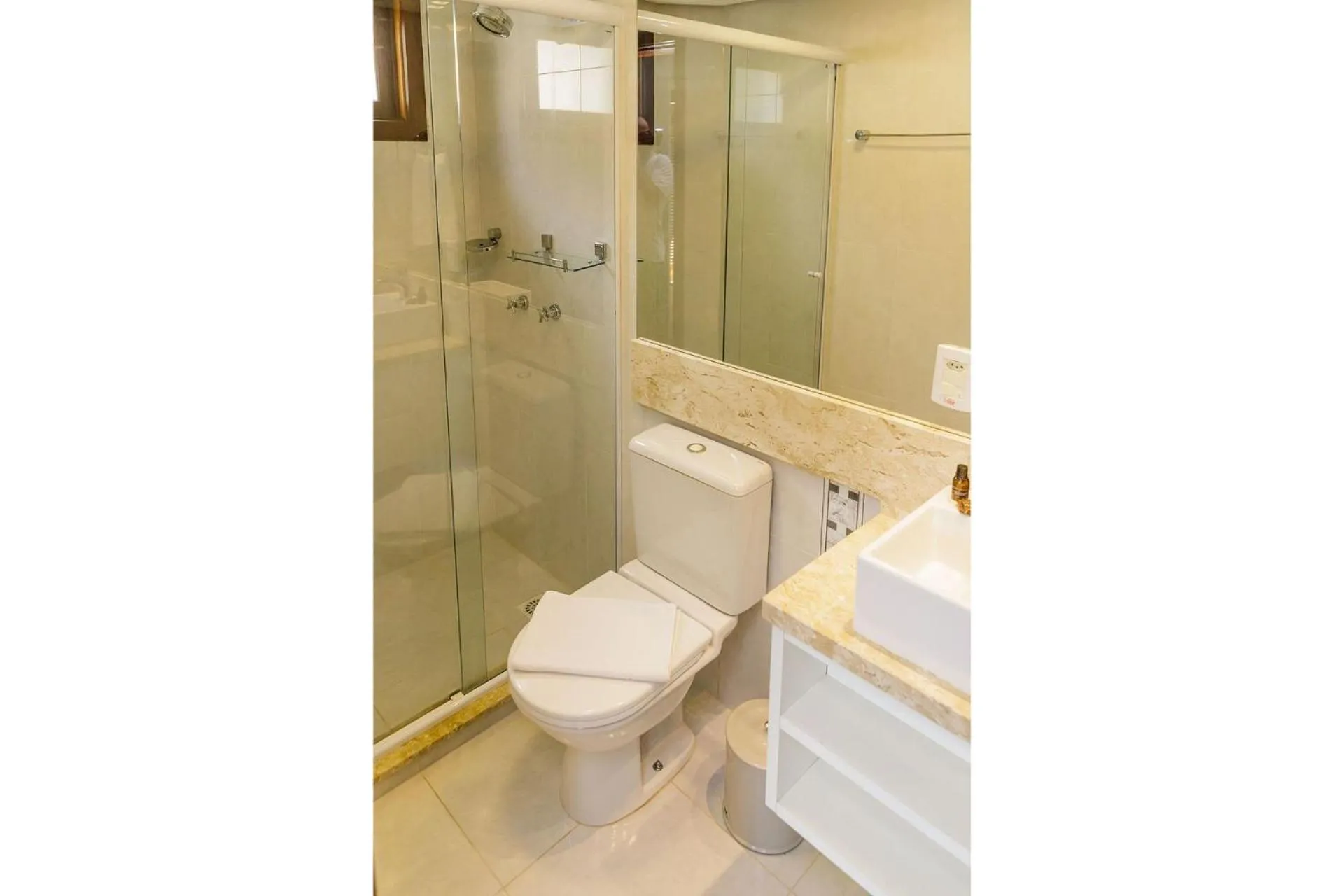 Bathroom in LOCAR-IN Gramado Residencial Siena Centro