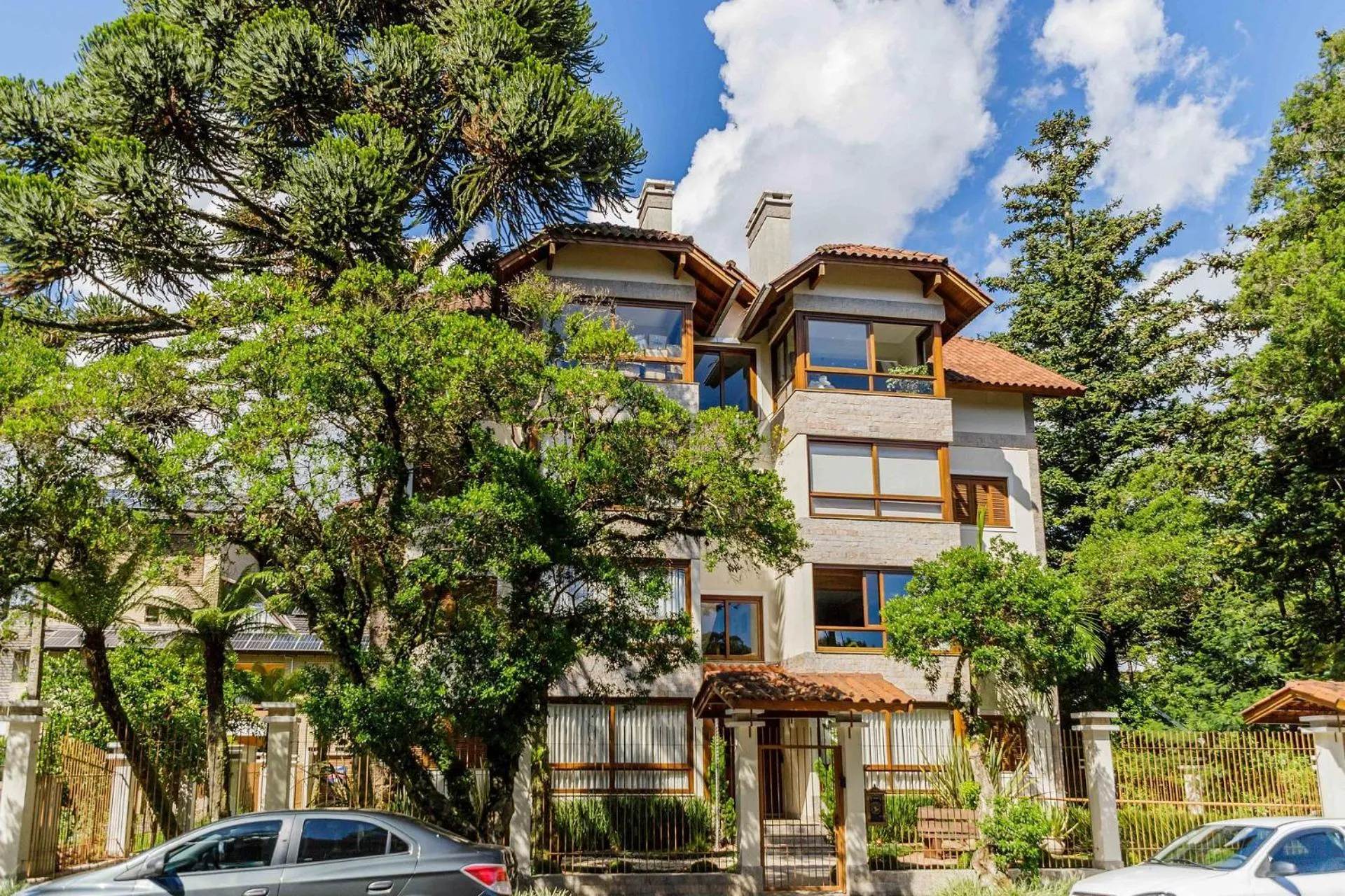 Facade/entrance in LOCAR-IN Gramado Residencial Siena Centro