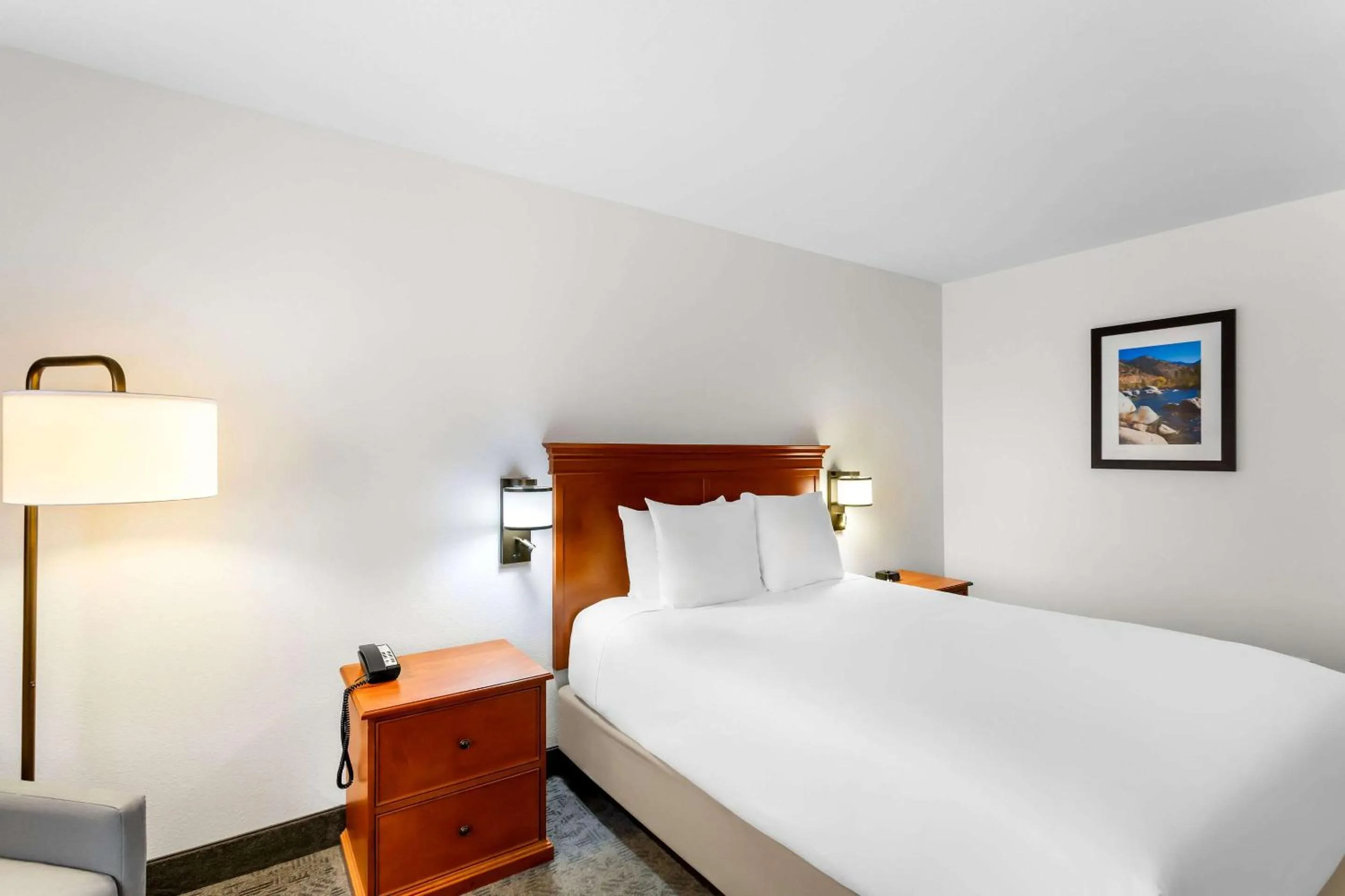 Bedroom, Bed in Comfort Inn & Suites Susanville