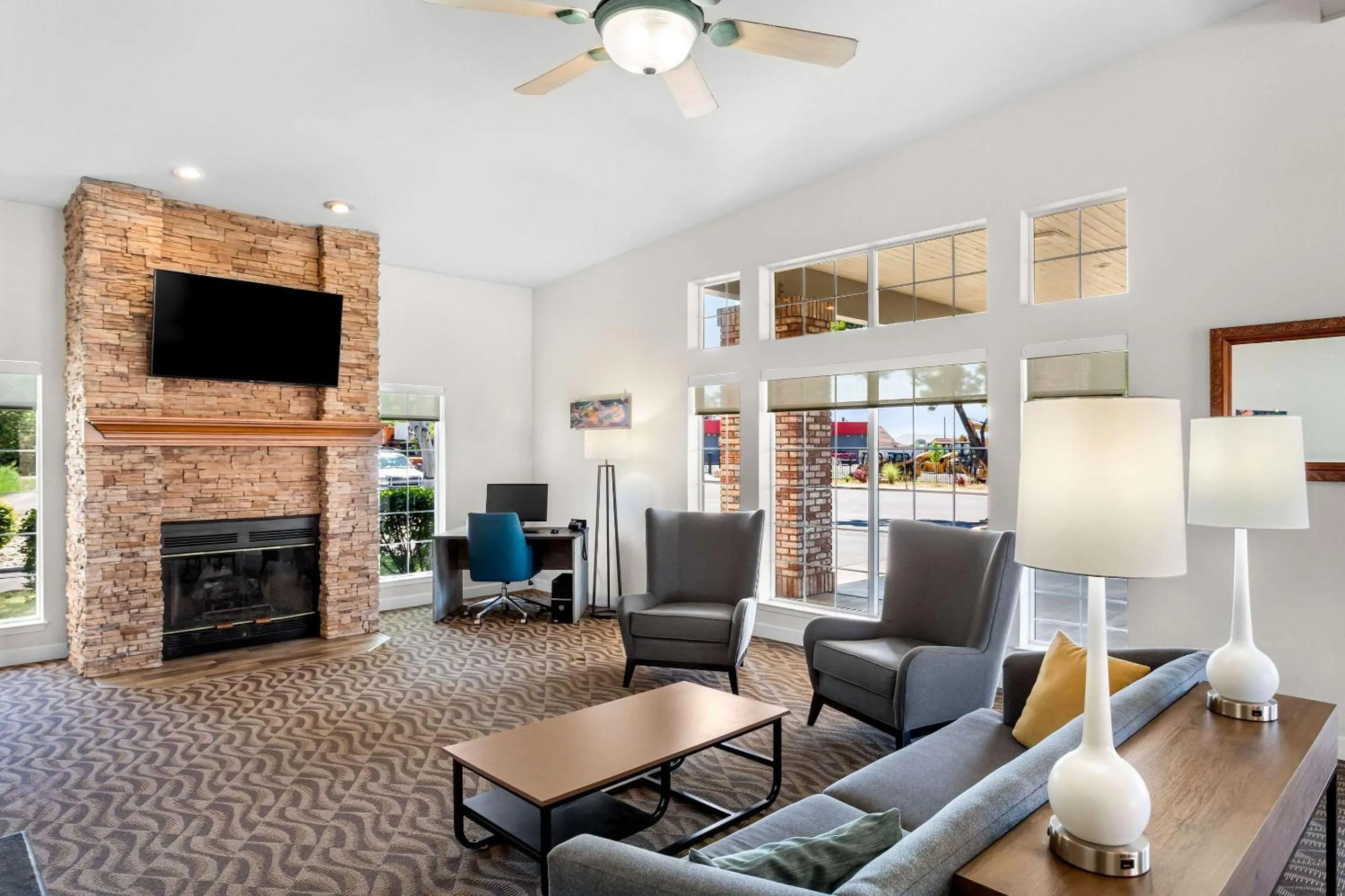 Lobby or reception in Comfort Inn & Suites Susanville