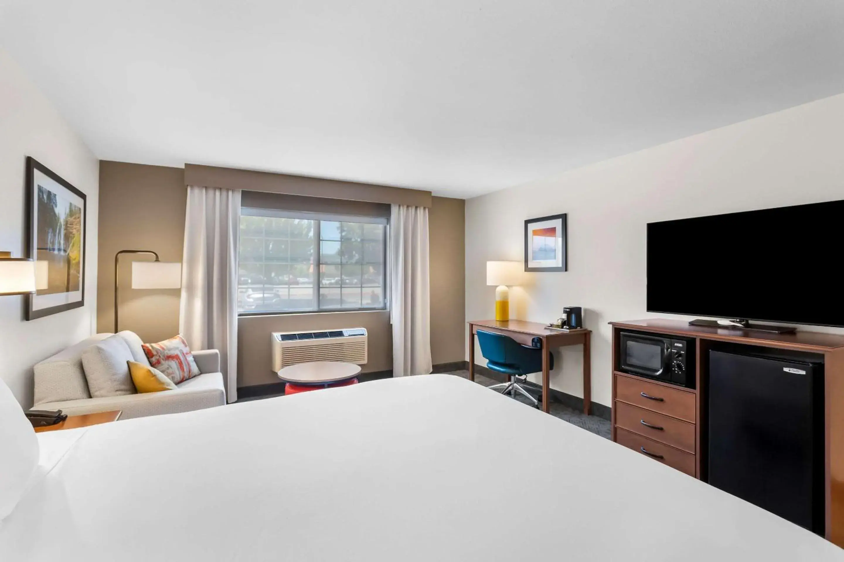 Bedroom, Bed in Comfort Inn & Suites Susanville Bedroom, Bed in Comfort Inn & Suites Susanville