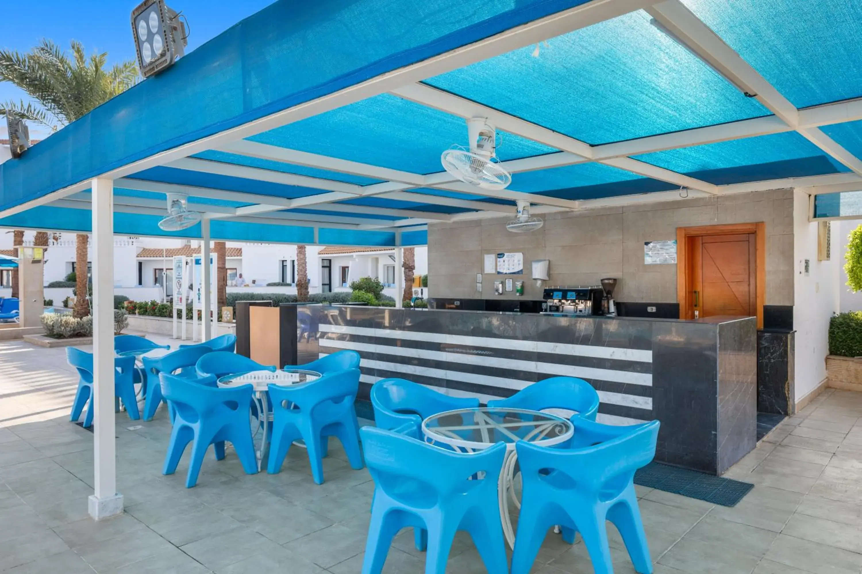 Lounge or bar in Albatros Sharm Resort - By Pickalbatros Lounge or bar in Albatros Sharm Resort - By Pickalbatros