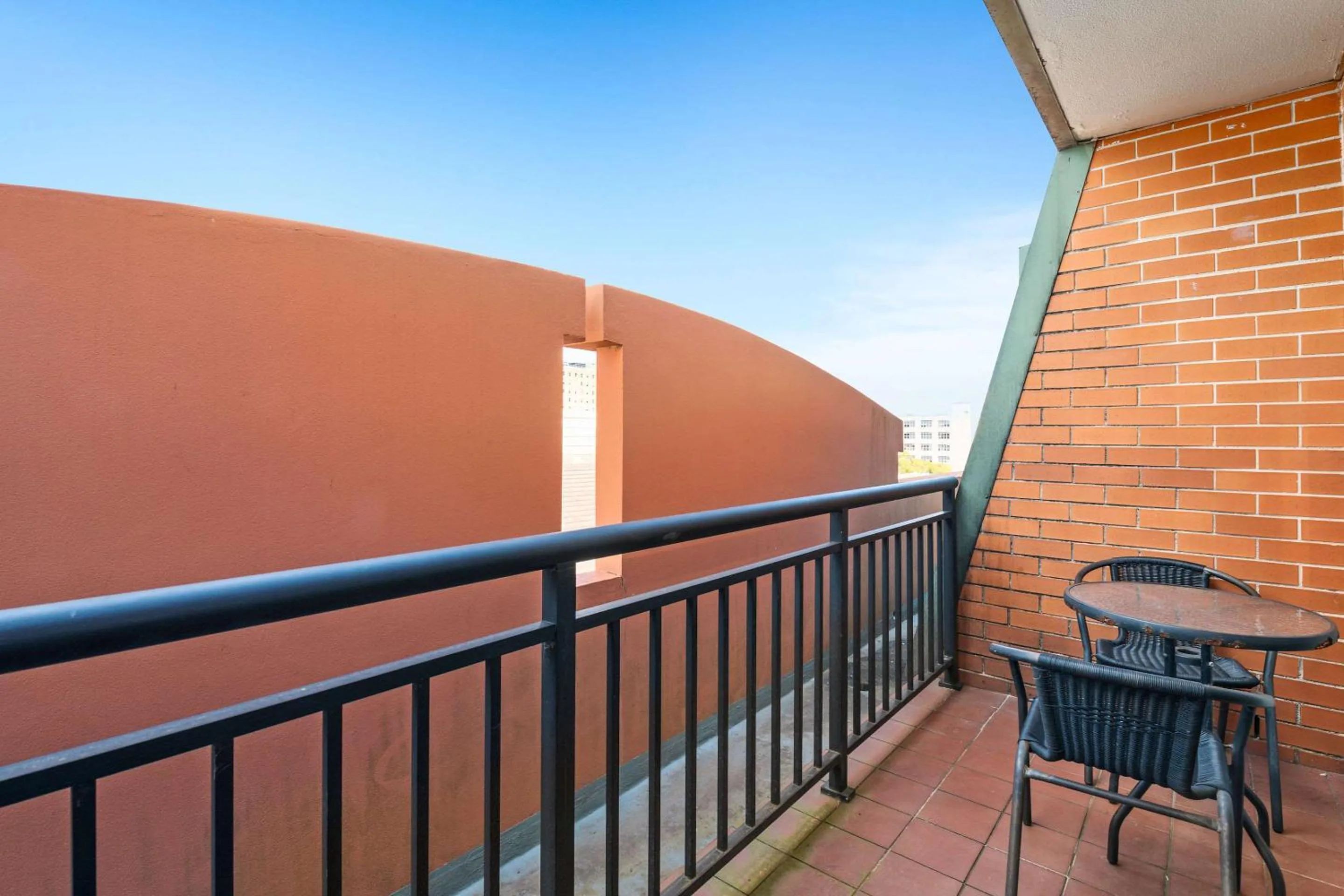 Photo of the whole room, Balcony/Terrace in Quality Apartments Camperdown