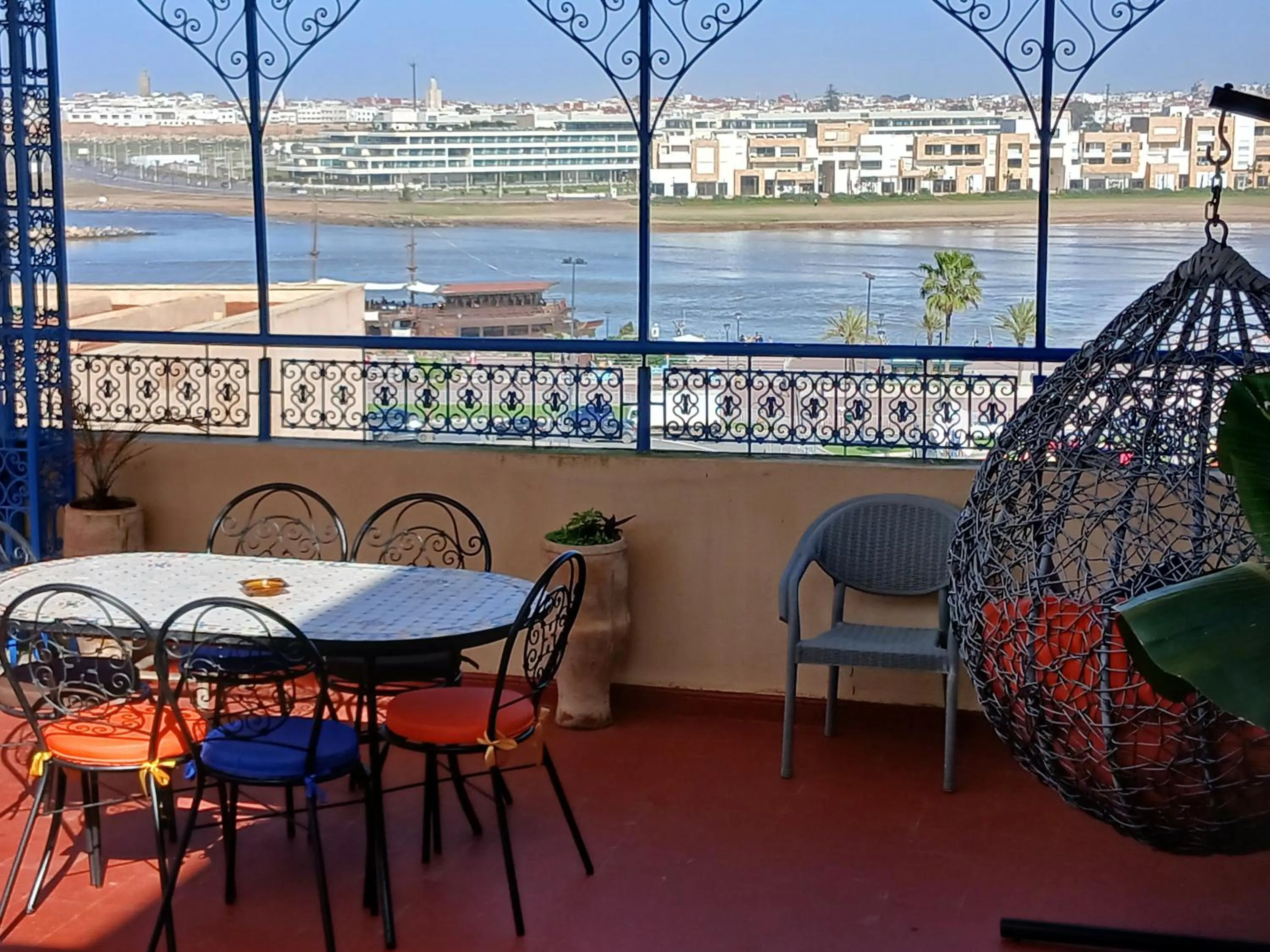 Budget Single Room with Shared Bathroom in Dar Wassim El Ghali