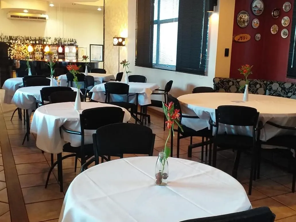 Restaurant/places to eat in Hotel Solaris