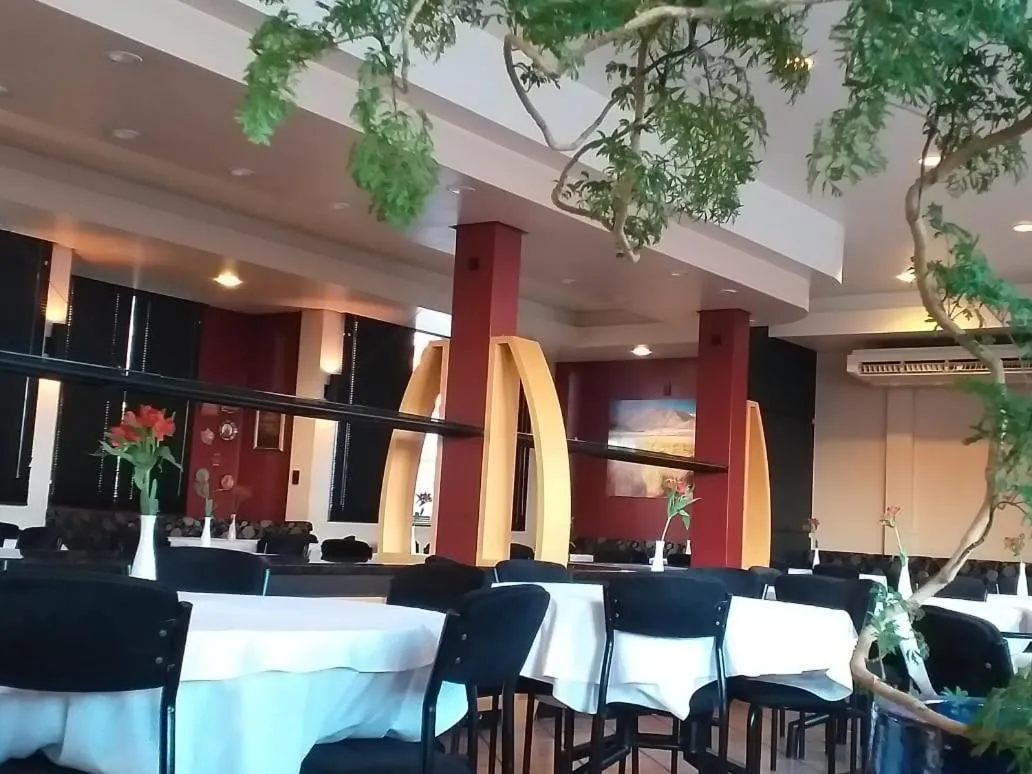 Restaurant/places to eat in Hotel Solaris
