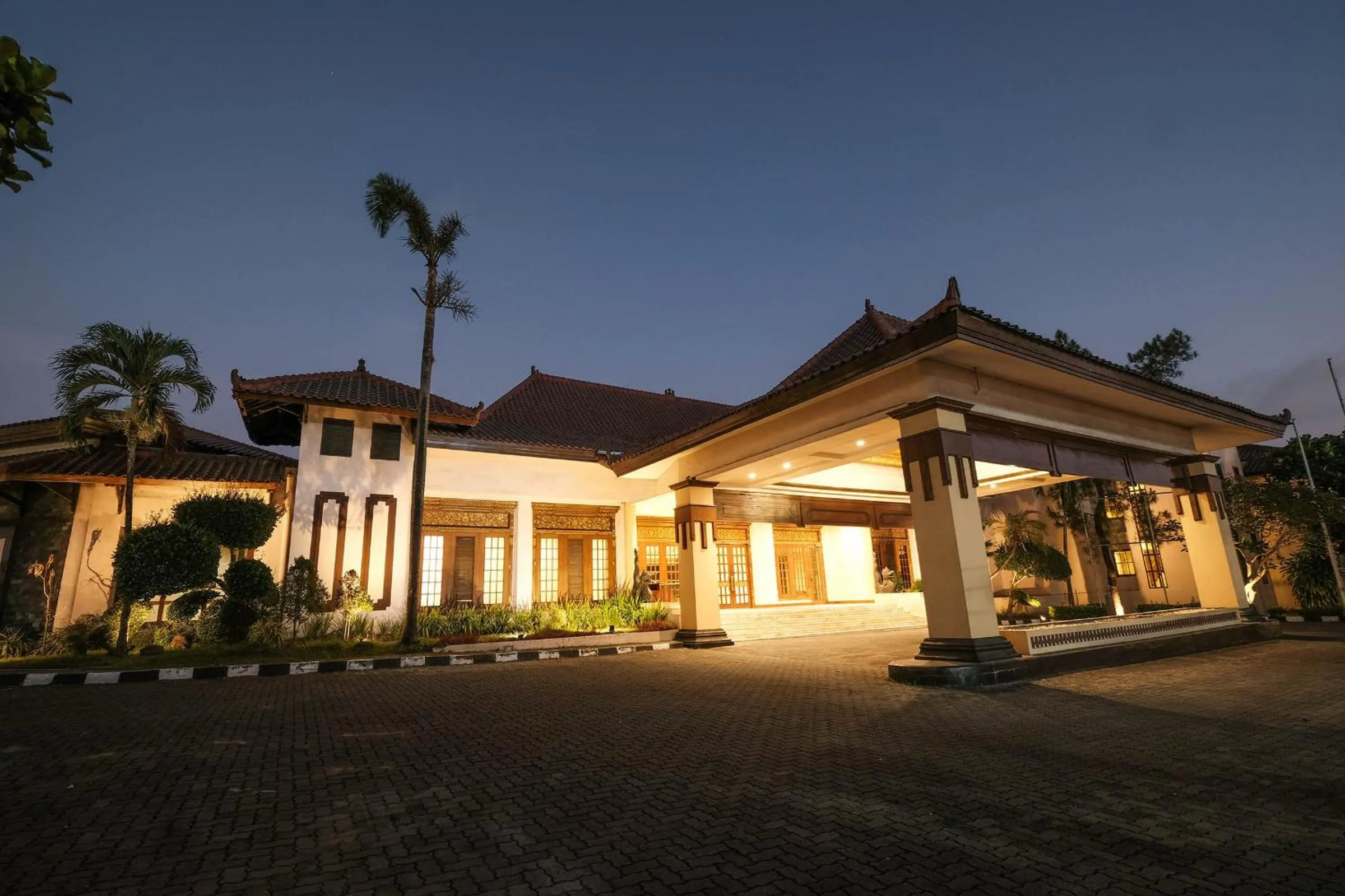 Property building in Loman Park Hotel Yogyakarta