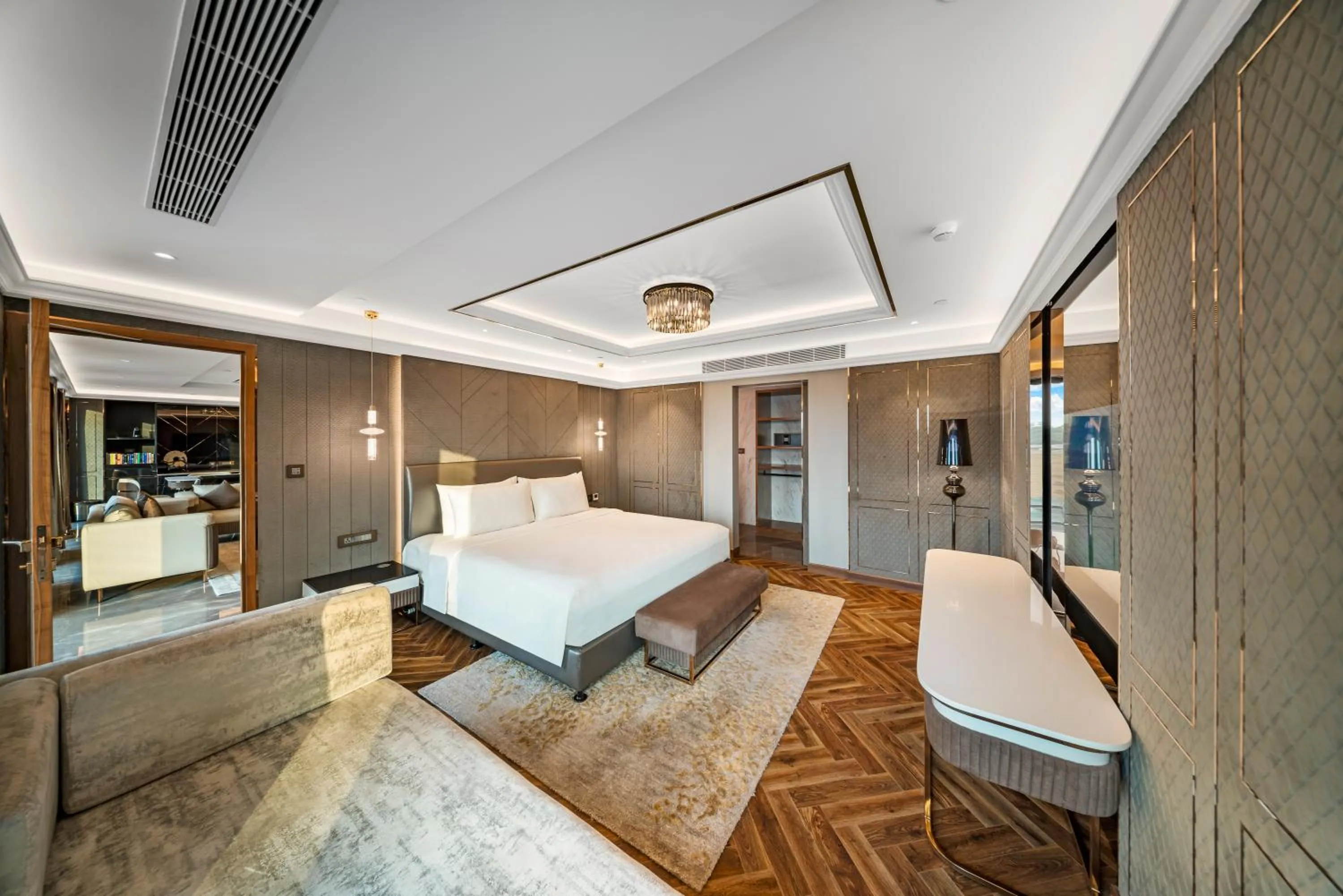 Bed in Radisson Blu Hotel & Suites GRT Chennai