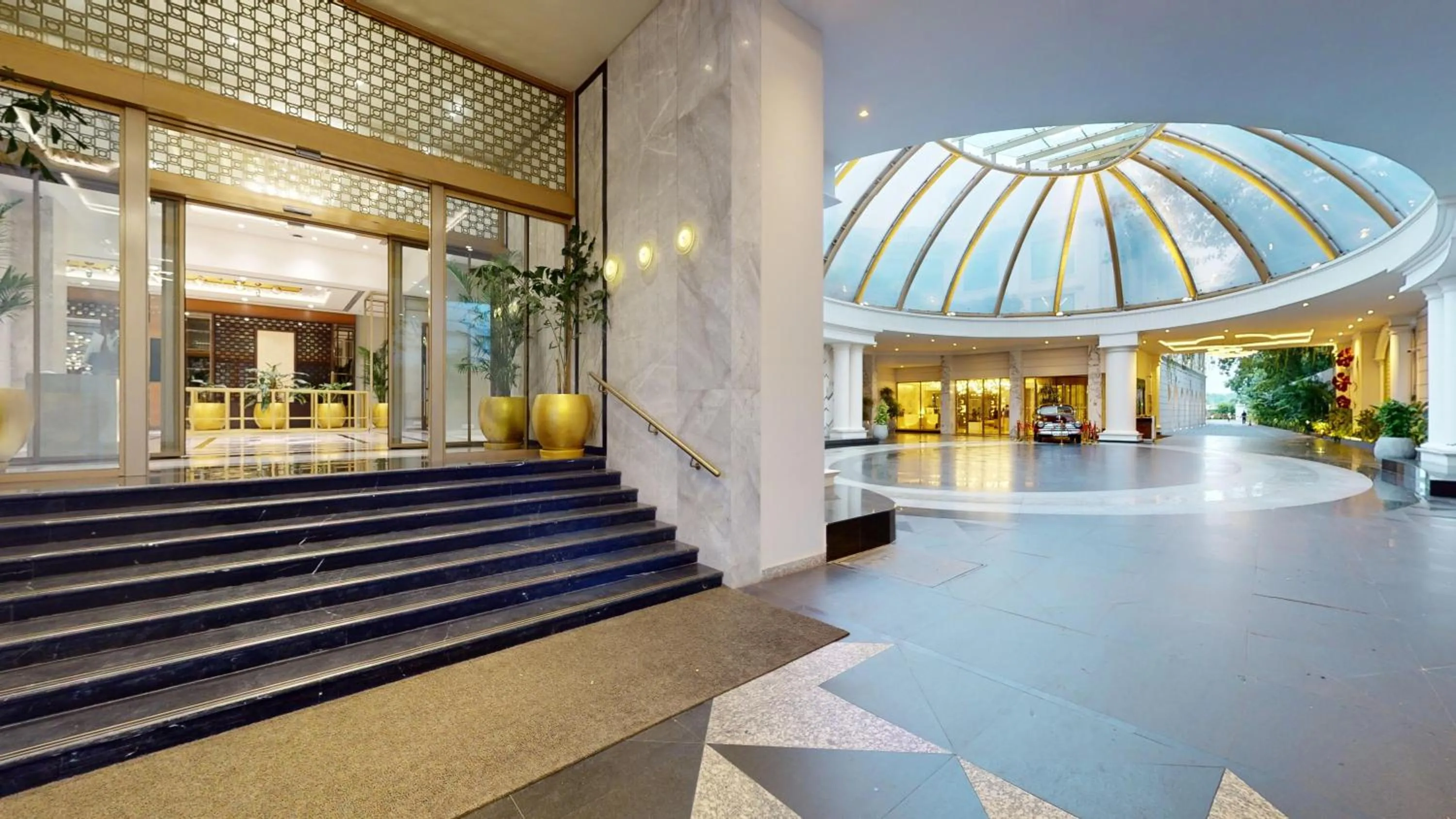 Property building in Radisson Blu Hotel & Suites GRT Chennai