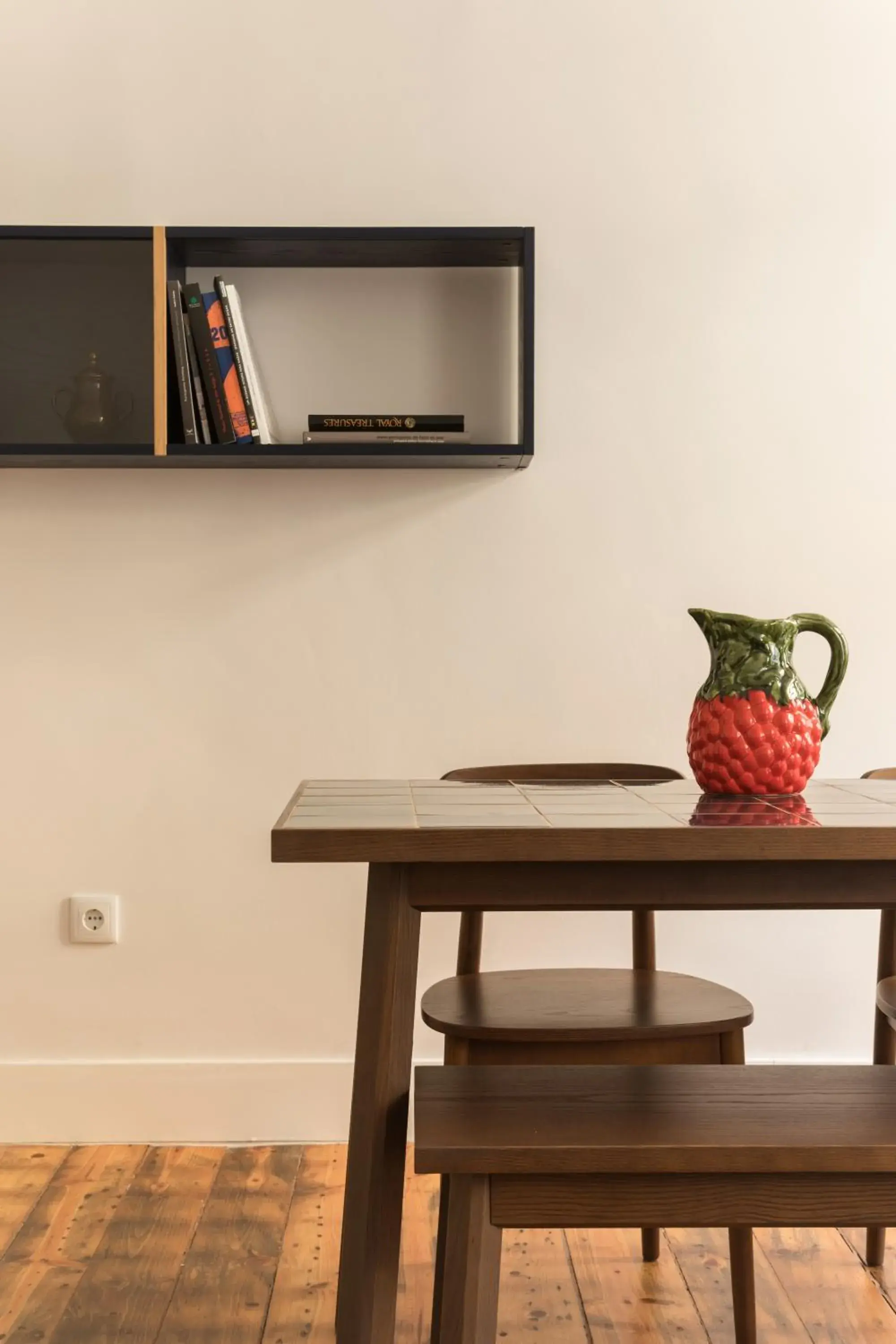 Decorative detail in The Visionaire Apartments Decorative detail in The Visionaire Apartments