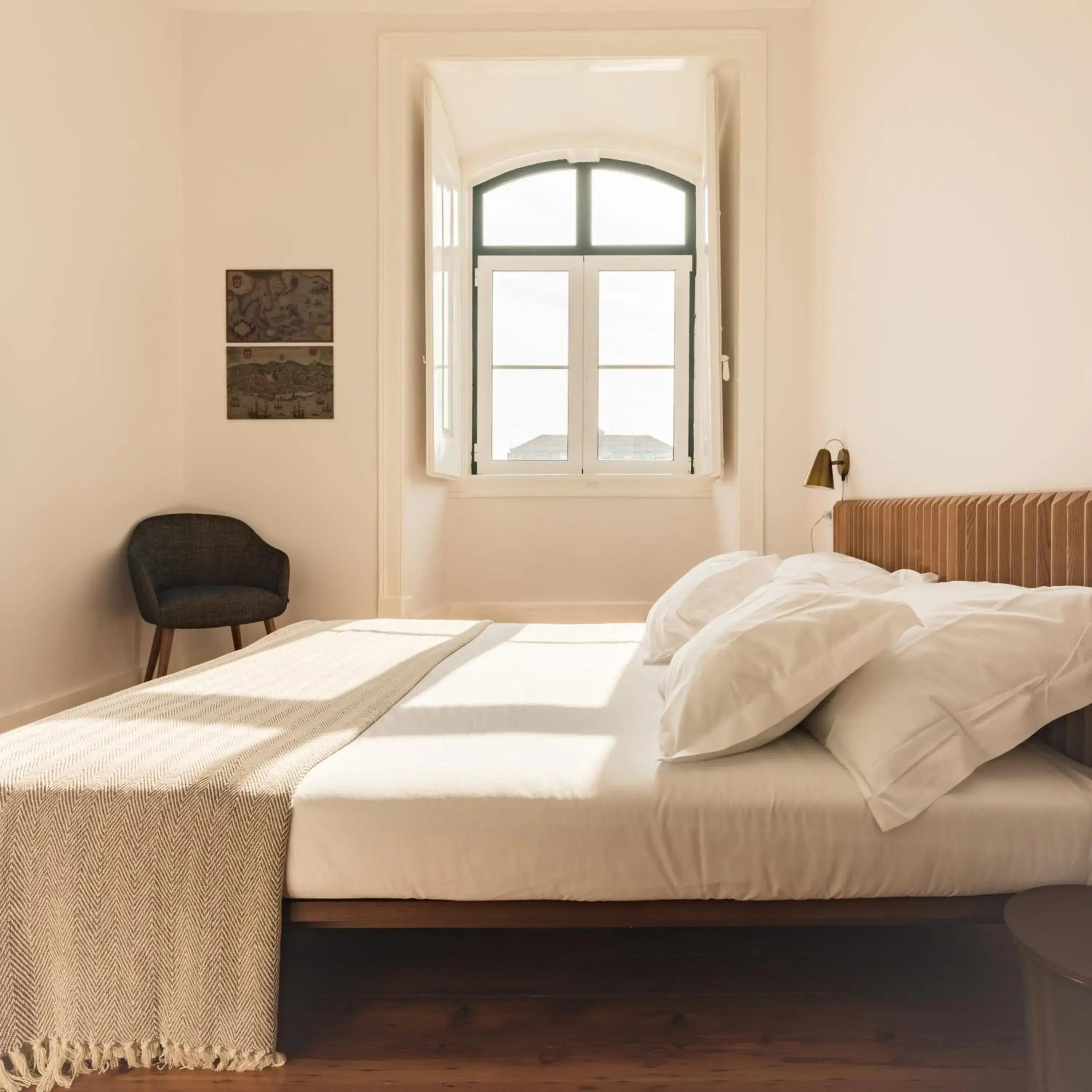 Bed in The Visionaire Apartments Bed in The Visionaire Apartments