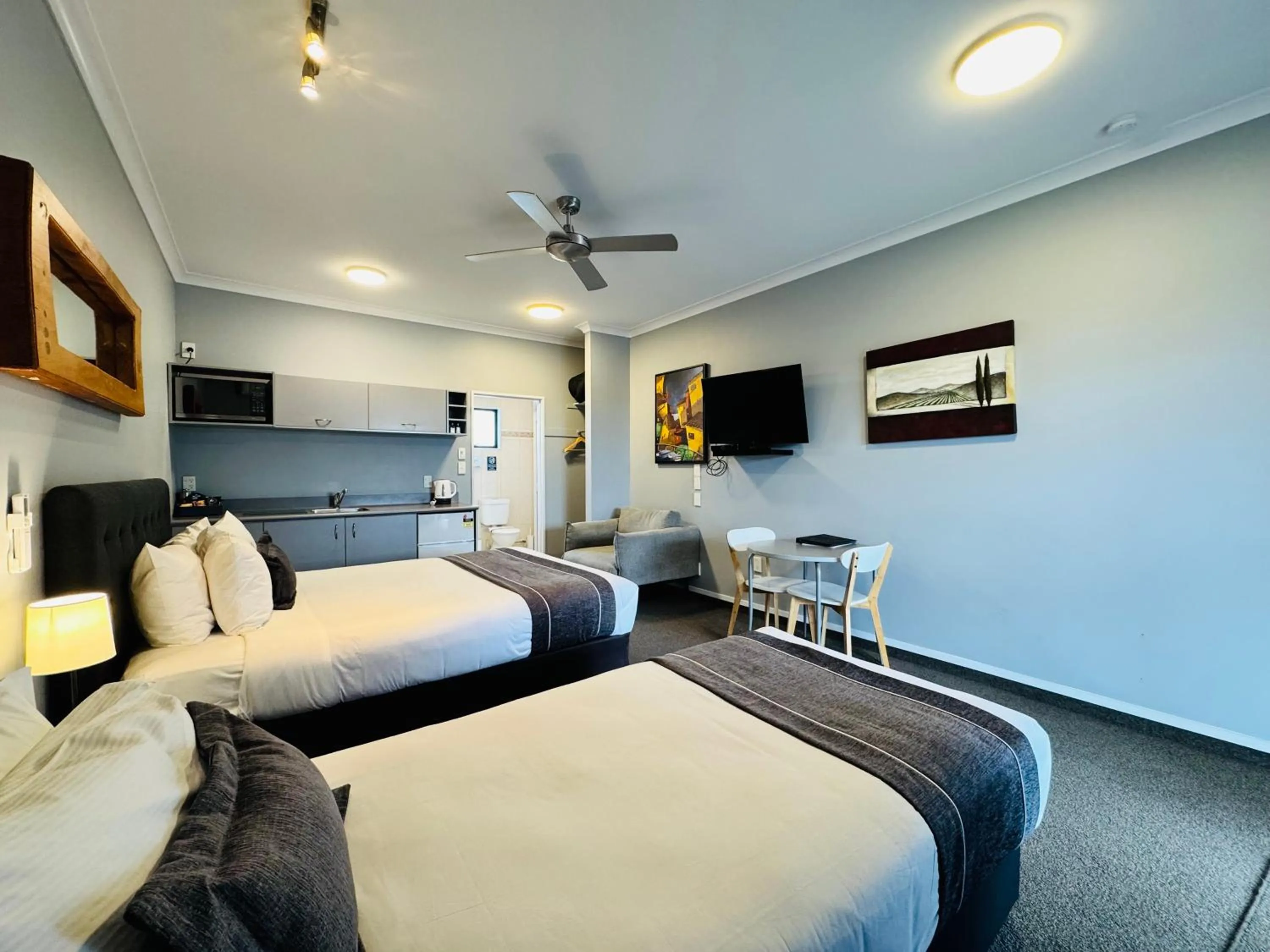 Bed in The Rocks Motel