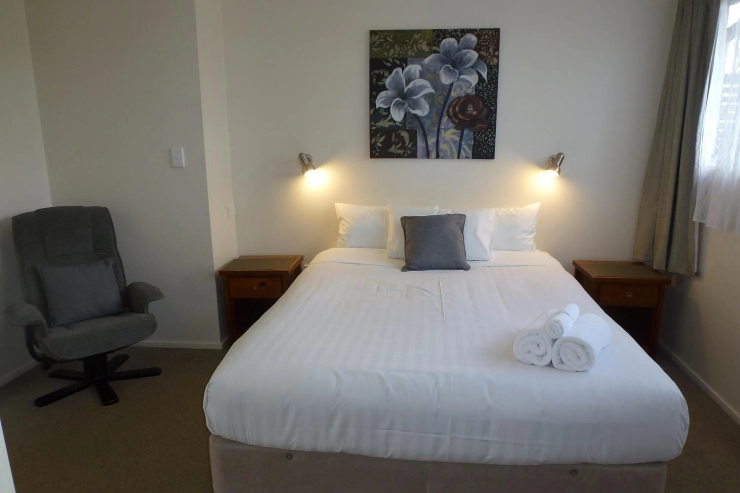 Bed in ASURE Adcroft Motel