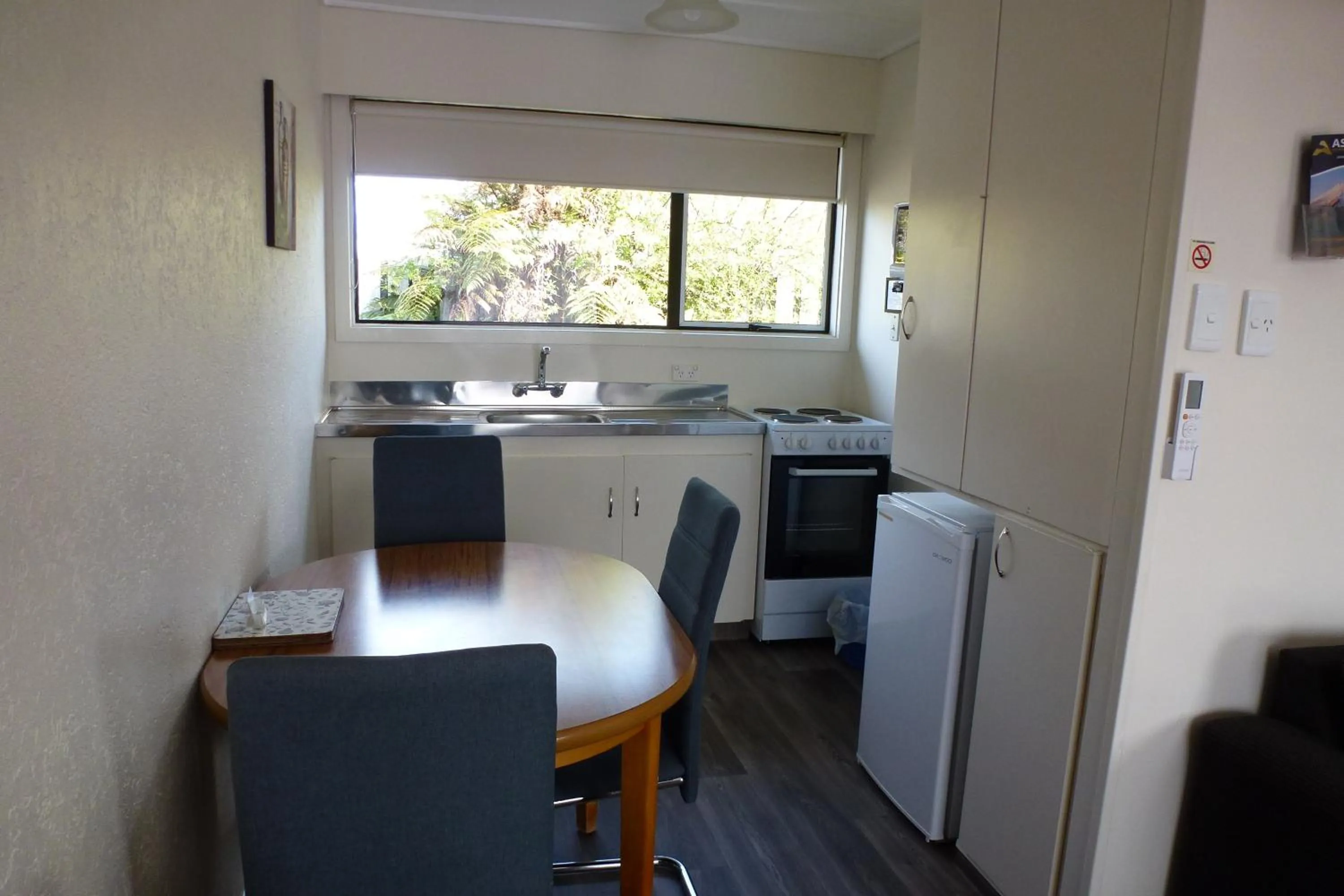Dining area in ASURE Adcroft Motel