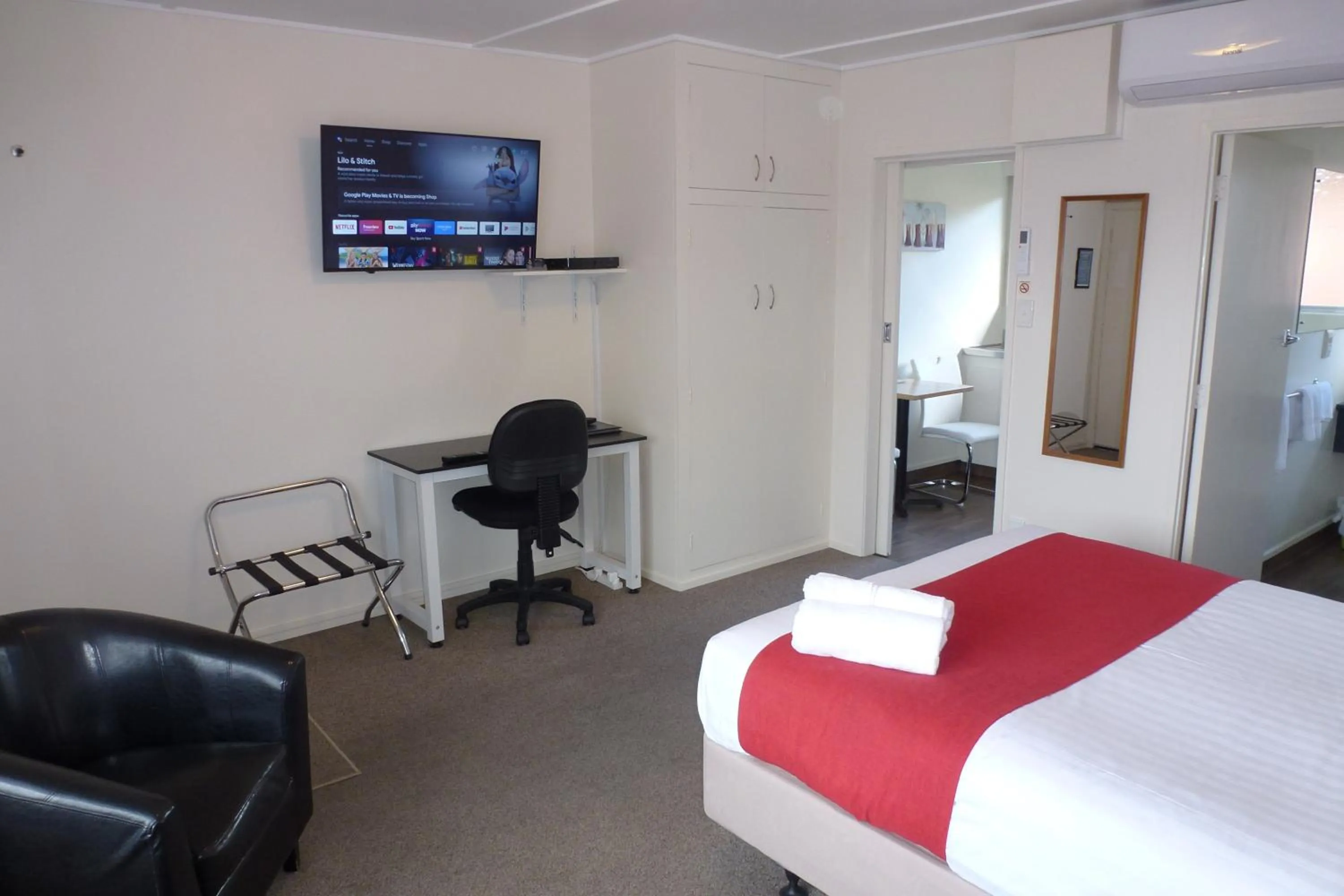 Bedroom, Bed in ASURE Adcroft Motel