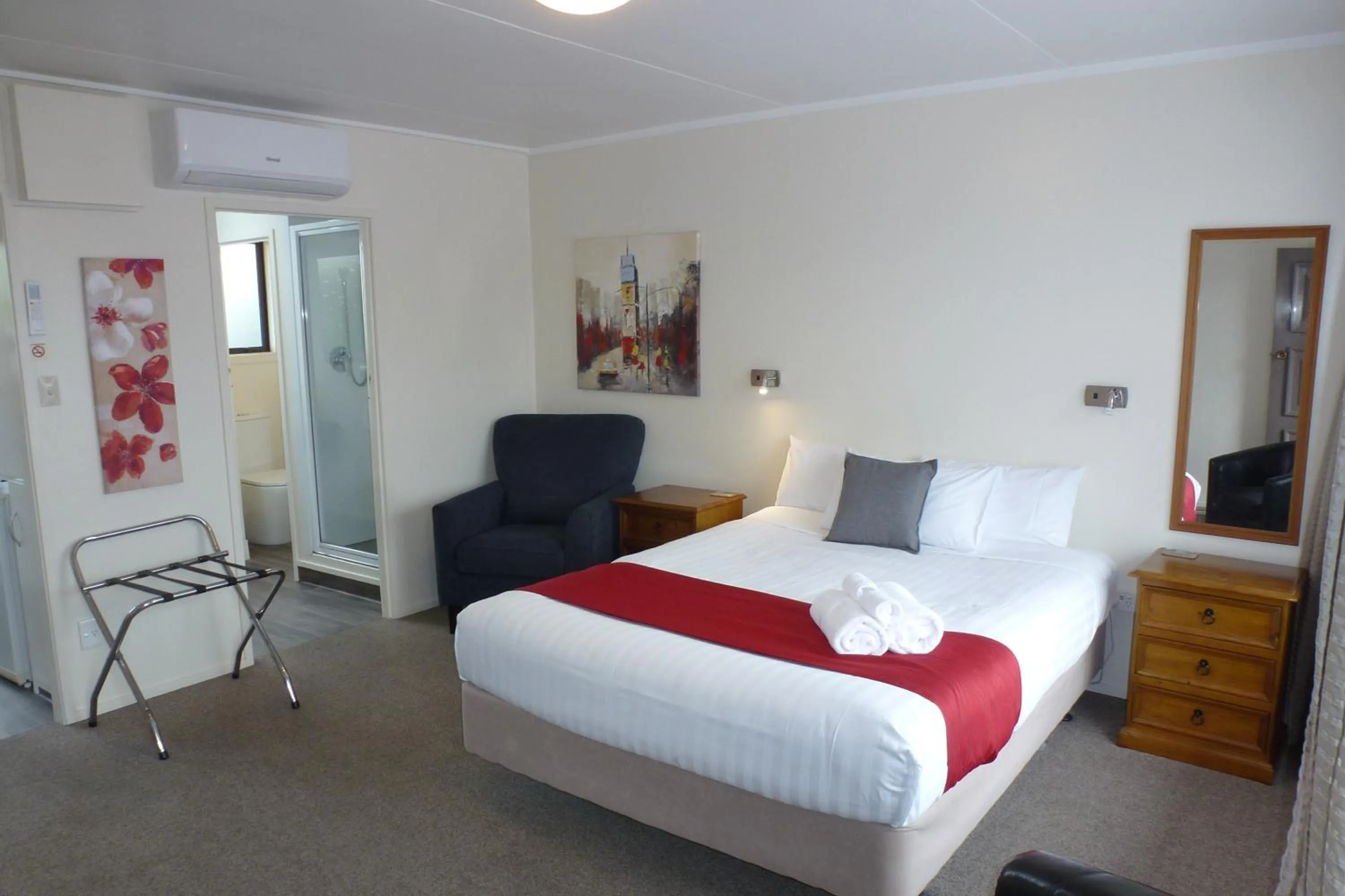 Bed in ASURE Adcroft Motel