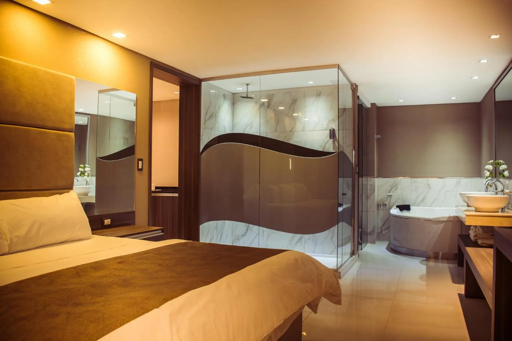 Bed in Eleton Resort & Spa