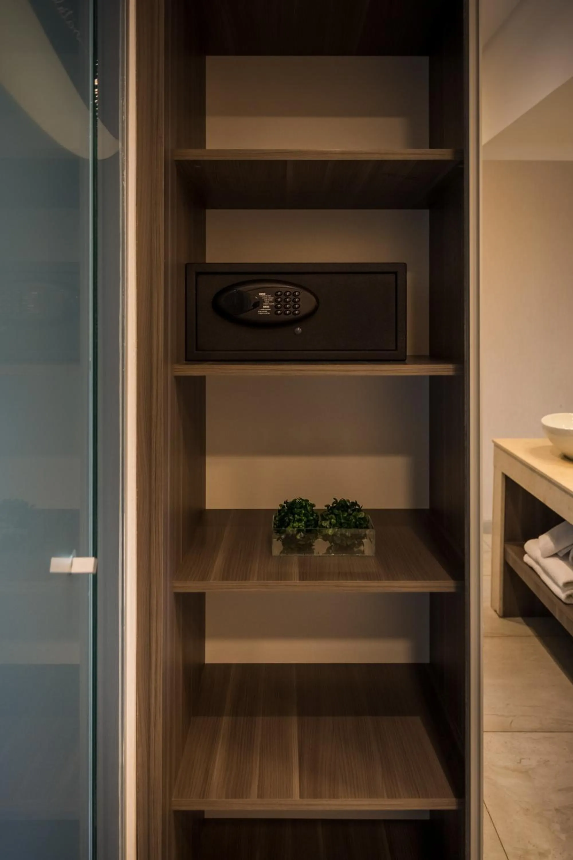 safe in Eleton Resort & Spa