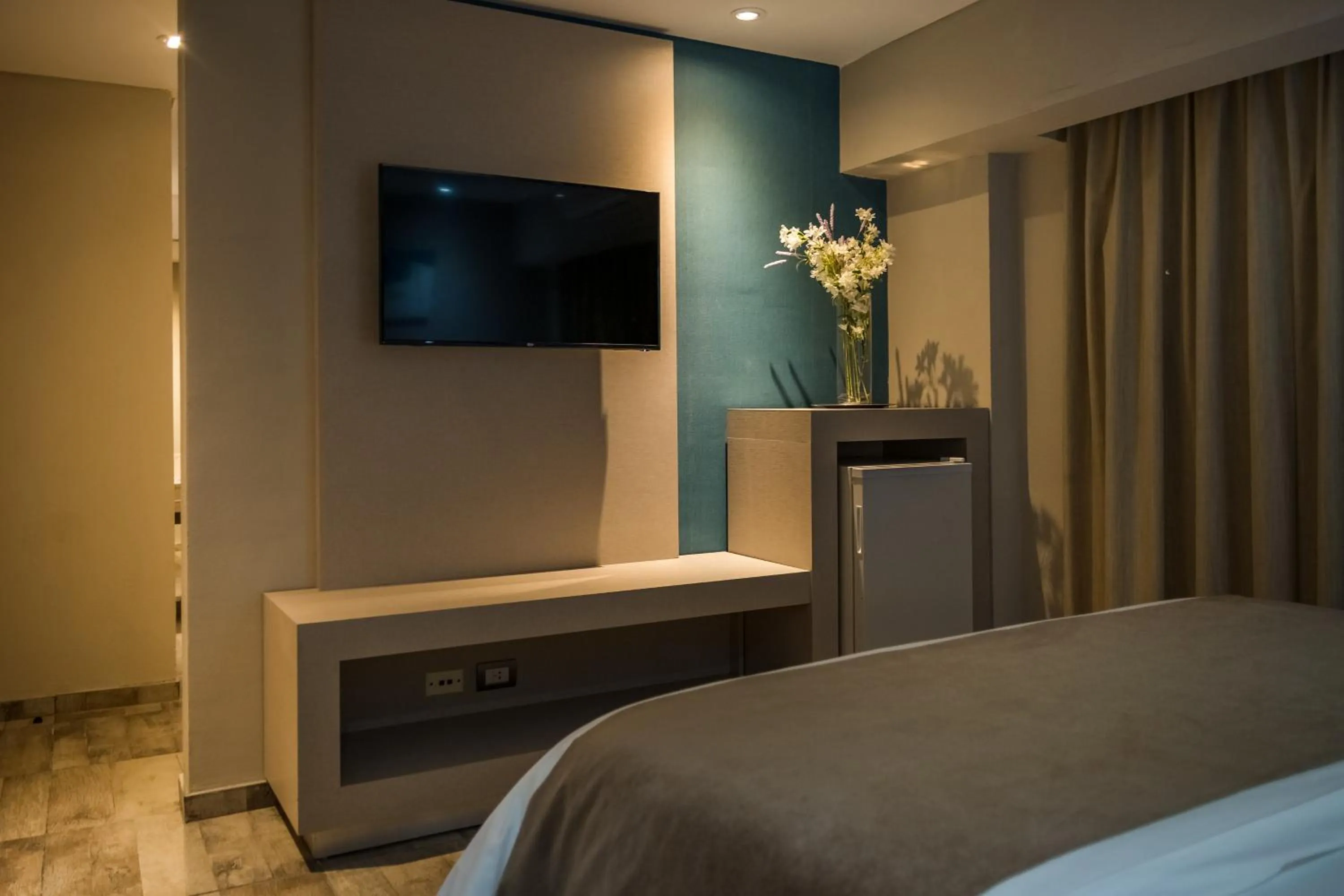 TV and multimedia, Bed in Eleton Resort & Spa