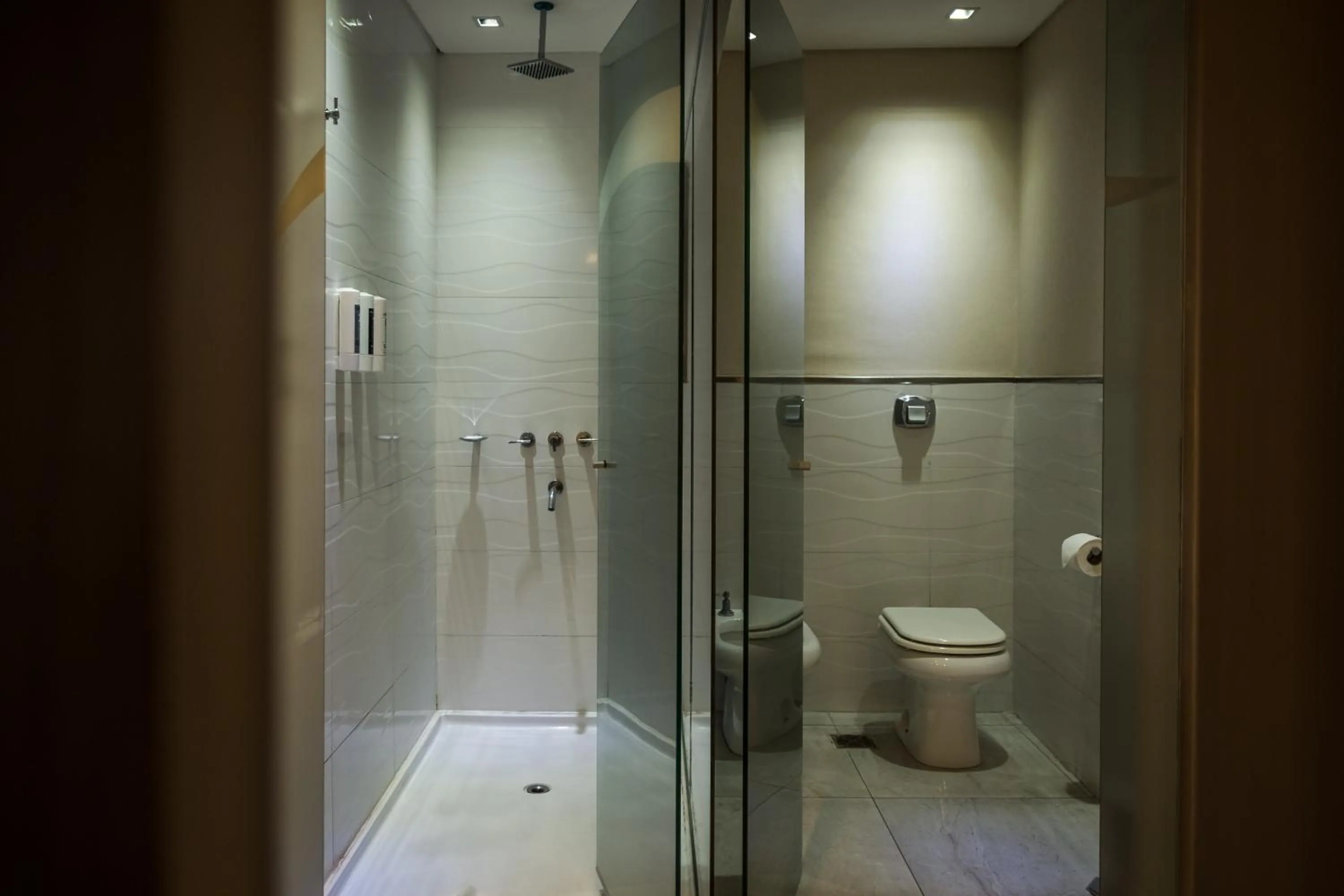 Shower in Eleton Resort & Spa