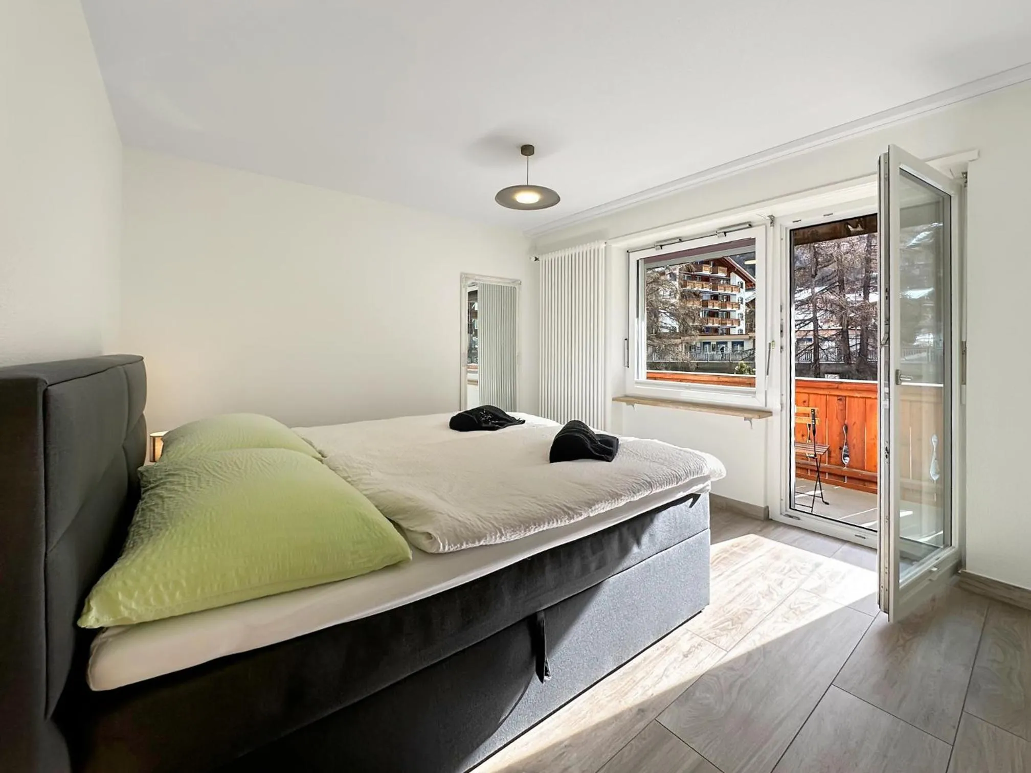 Eagle apartment with splendid and direct view of the Matterhorn