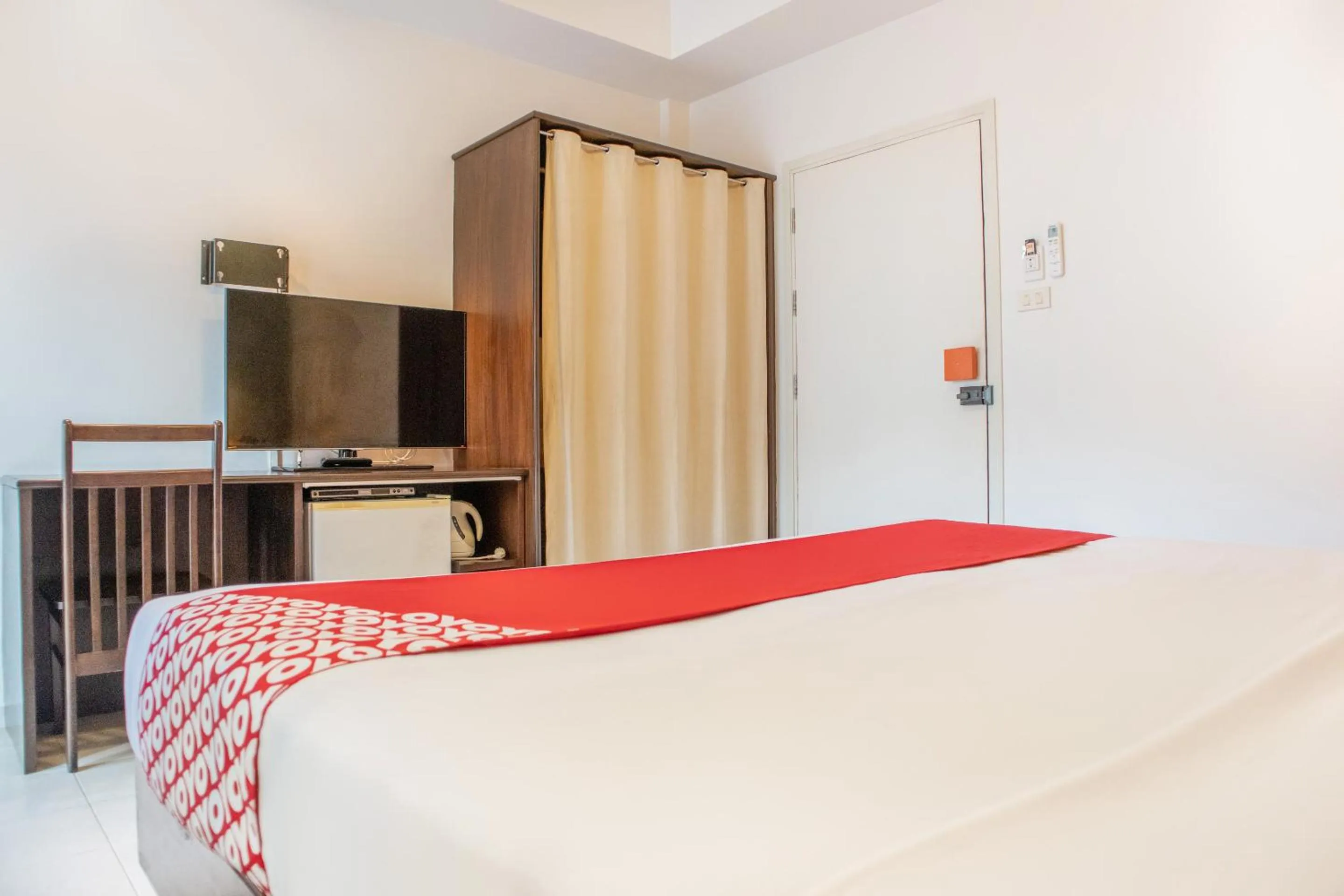 Bedroom, Bed in The Album Loft