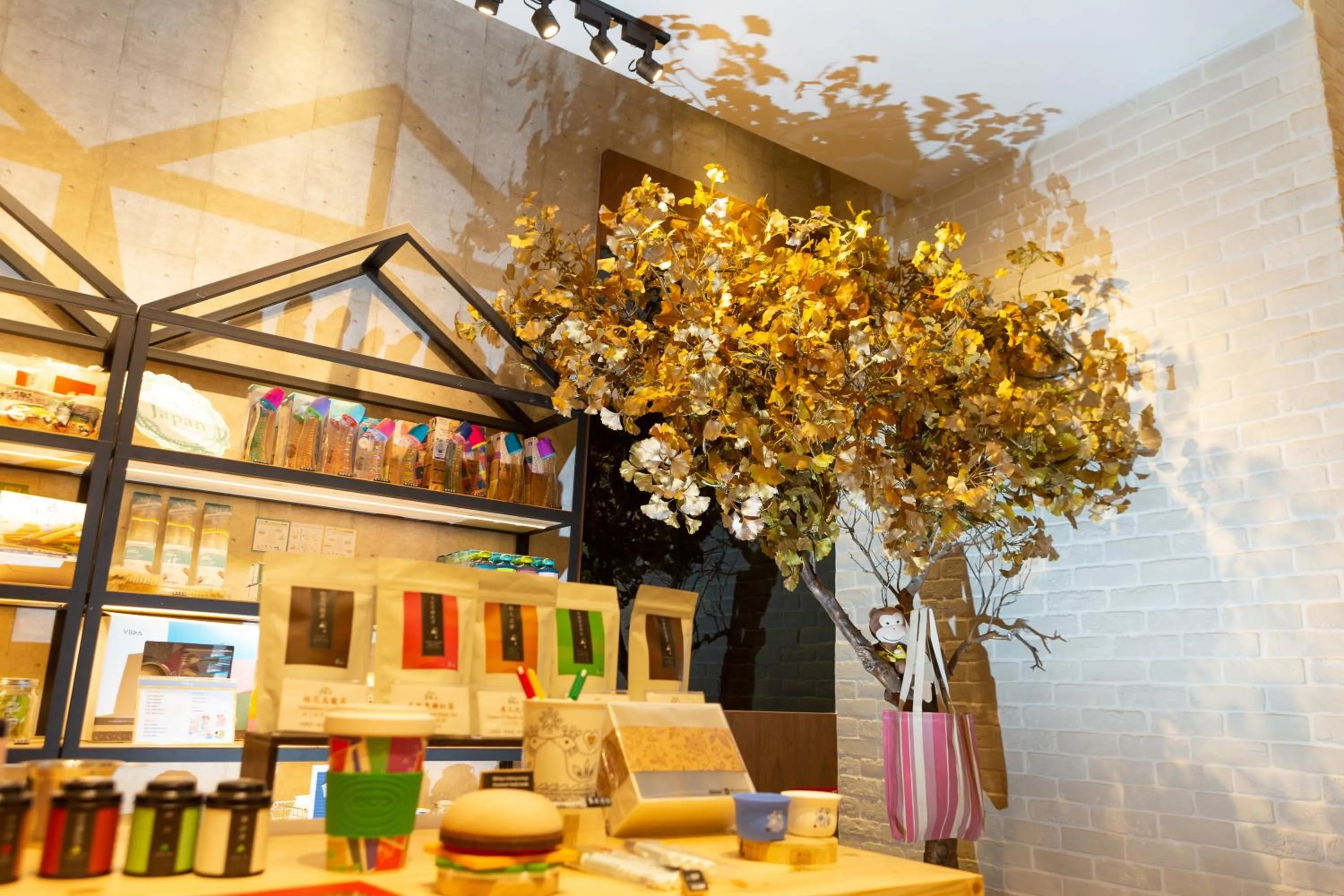 Shopping Area in Howard Plaza Hotel Hsinchu