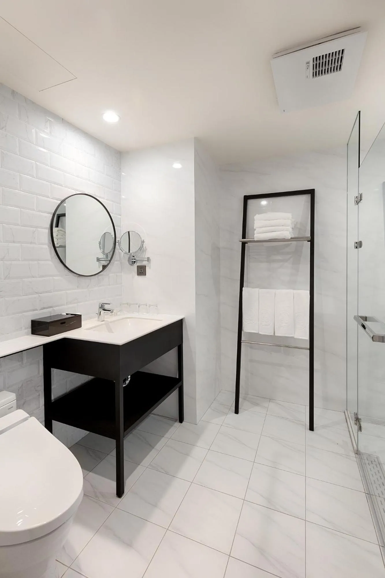 Toilet in Howard Plaza Hotel Hsinchu