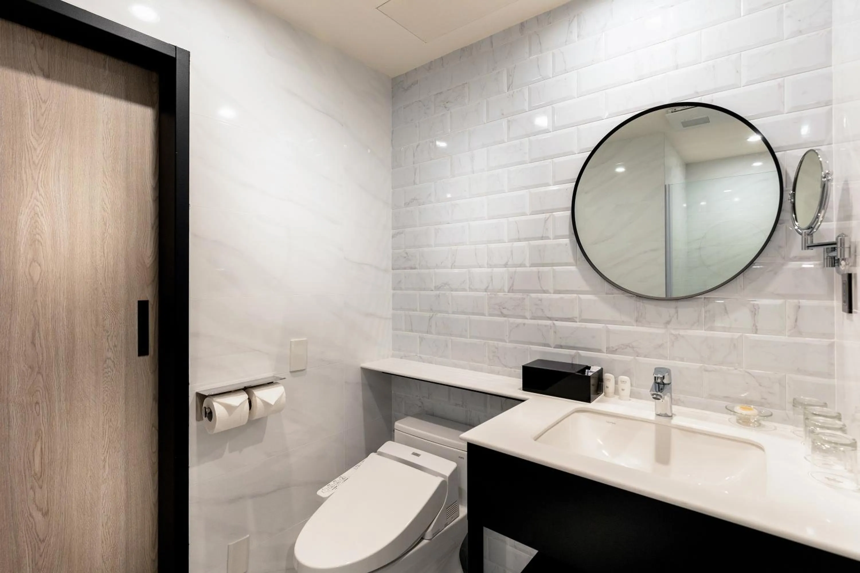 Toilet in Howard Plaza Hotel Hsinchu