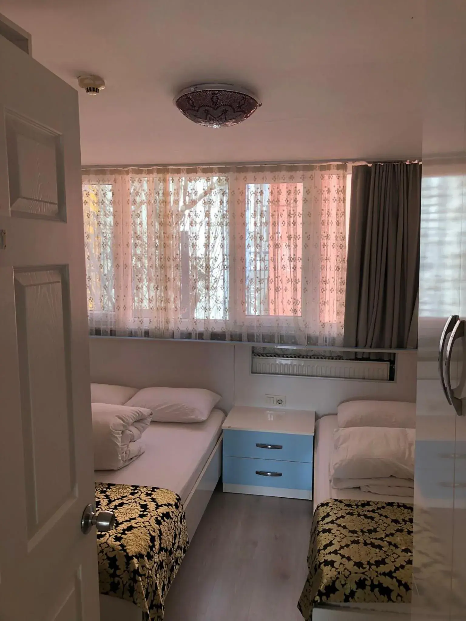 Standard Twin Room in Tulip Guesthouse Standard Twin Room in Tulip Guesthouse